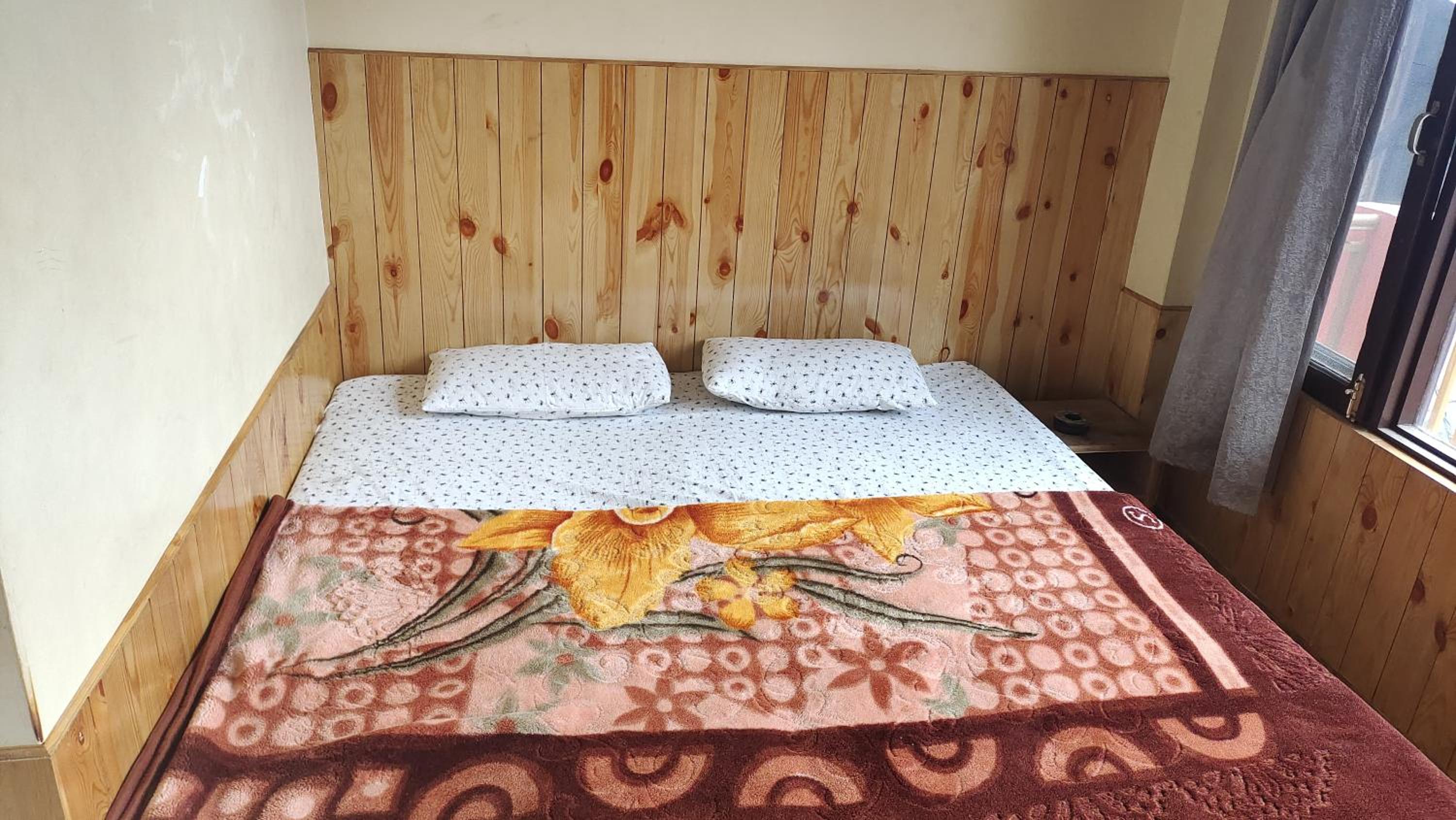 त्रिnity homestay