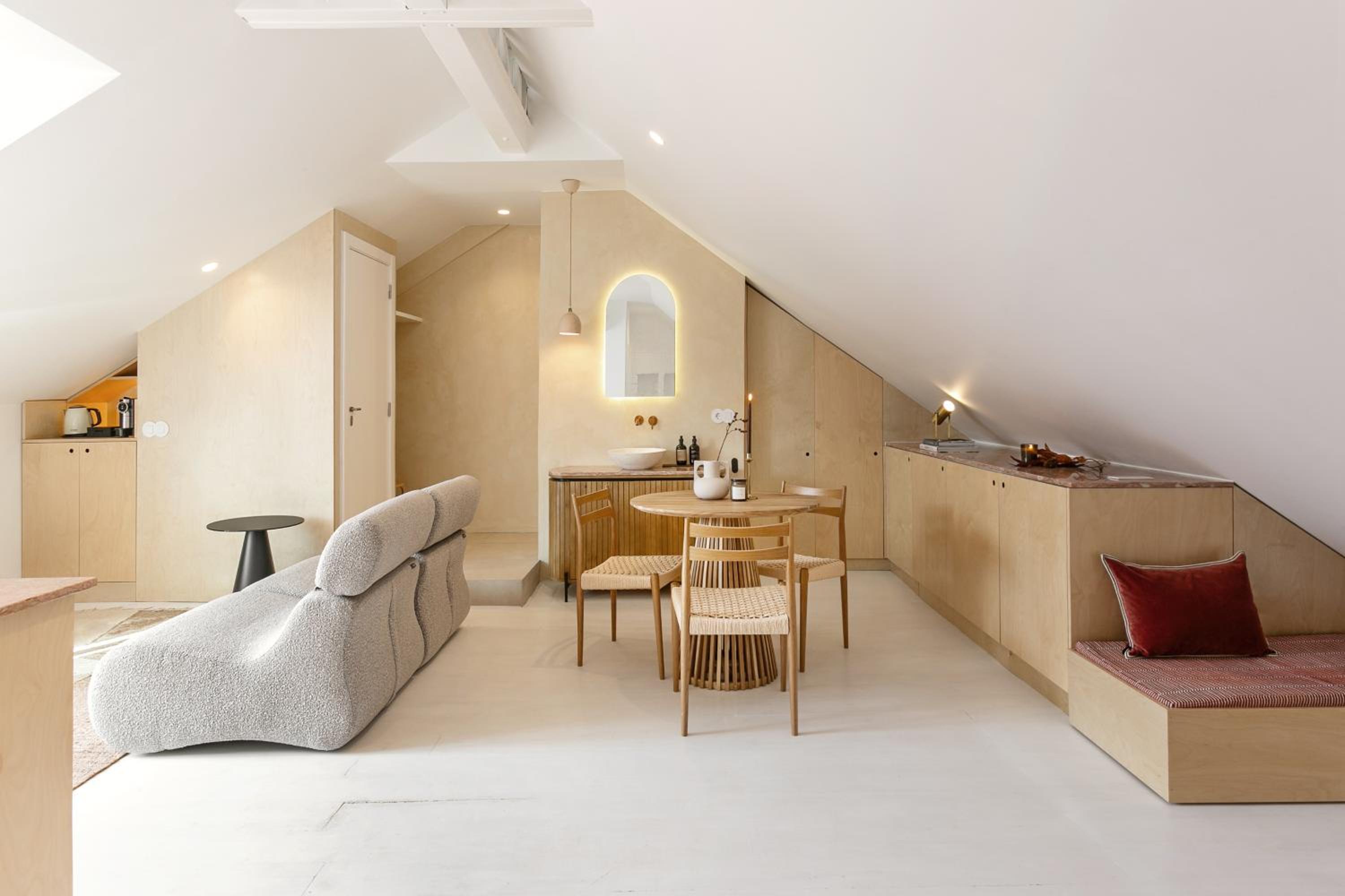 The Downtown Terrace - Fabulous Views, Romantic Penthouse, 6th-floor no lift