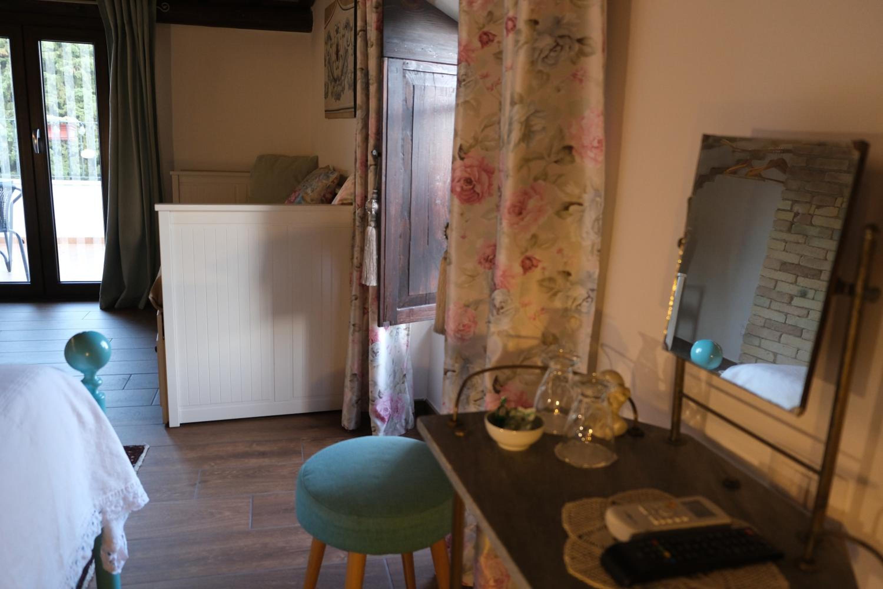 Photo 64