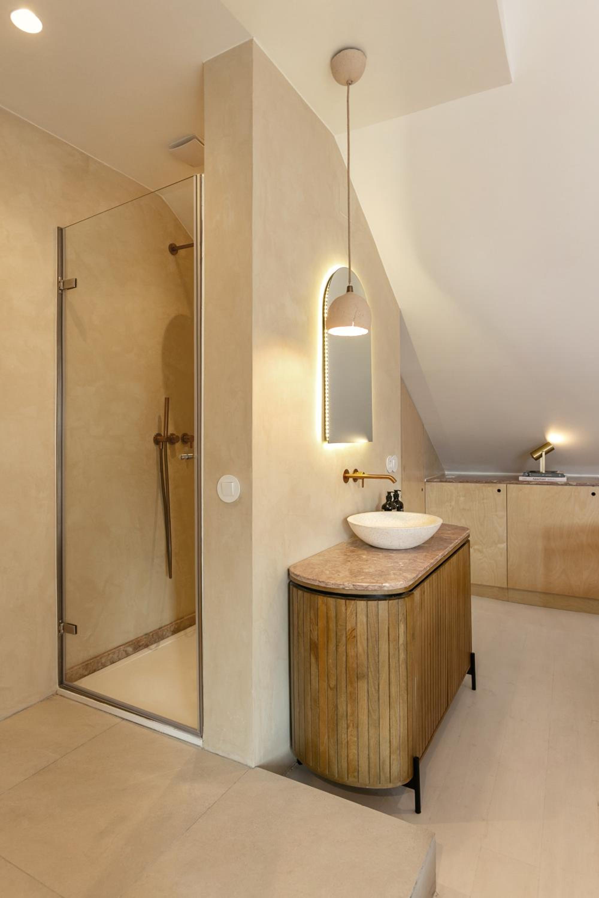 The Downtown Terrace - Fabulous Views, Romantic Penthouse, 6th-floor no lift