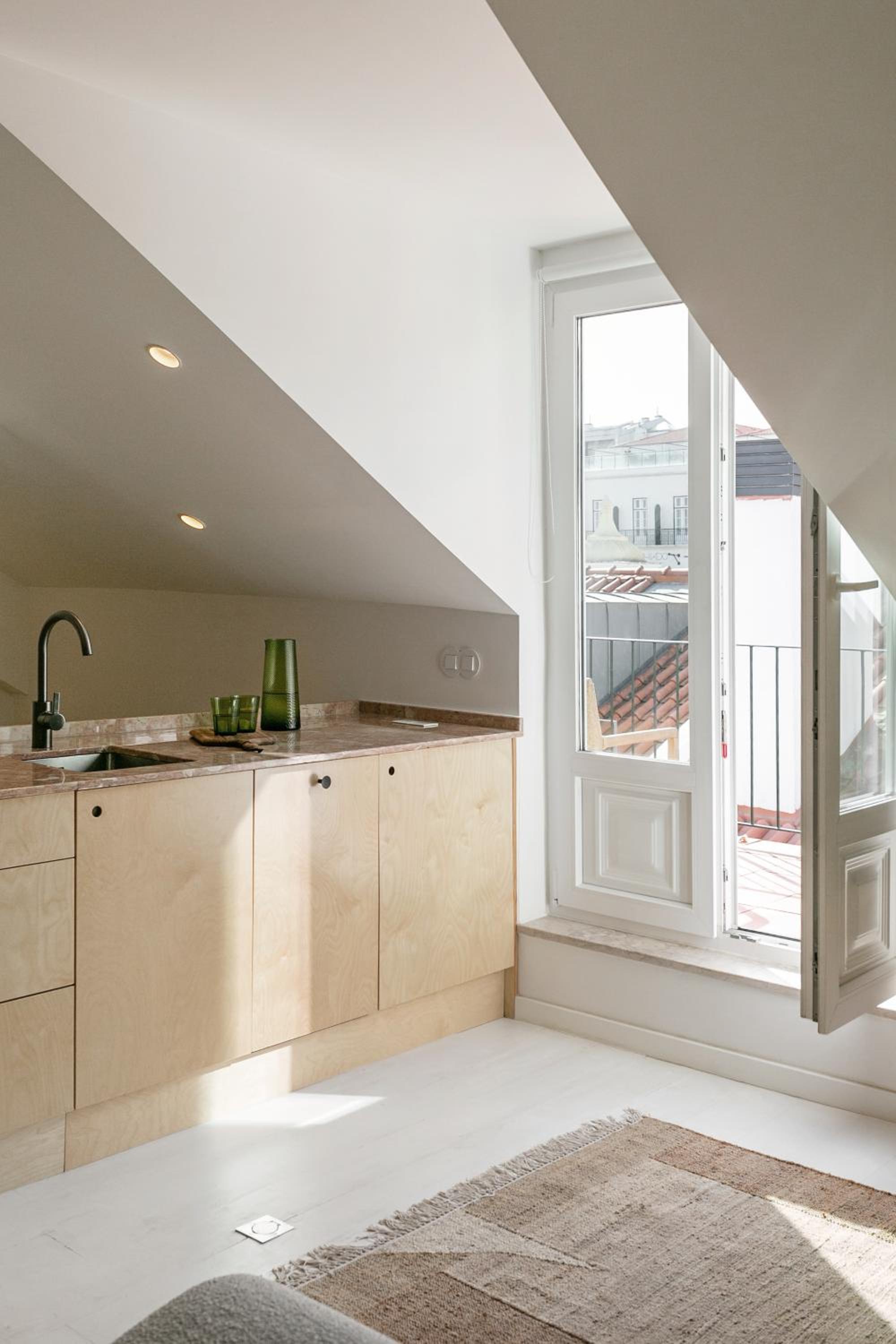 The Downtown Terrace - Fabulous Views, Romantic Penthouse, 6th-floor no lift