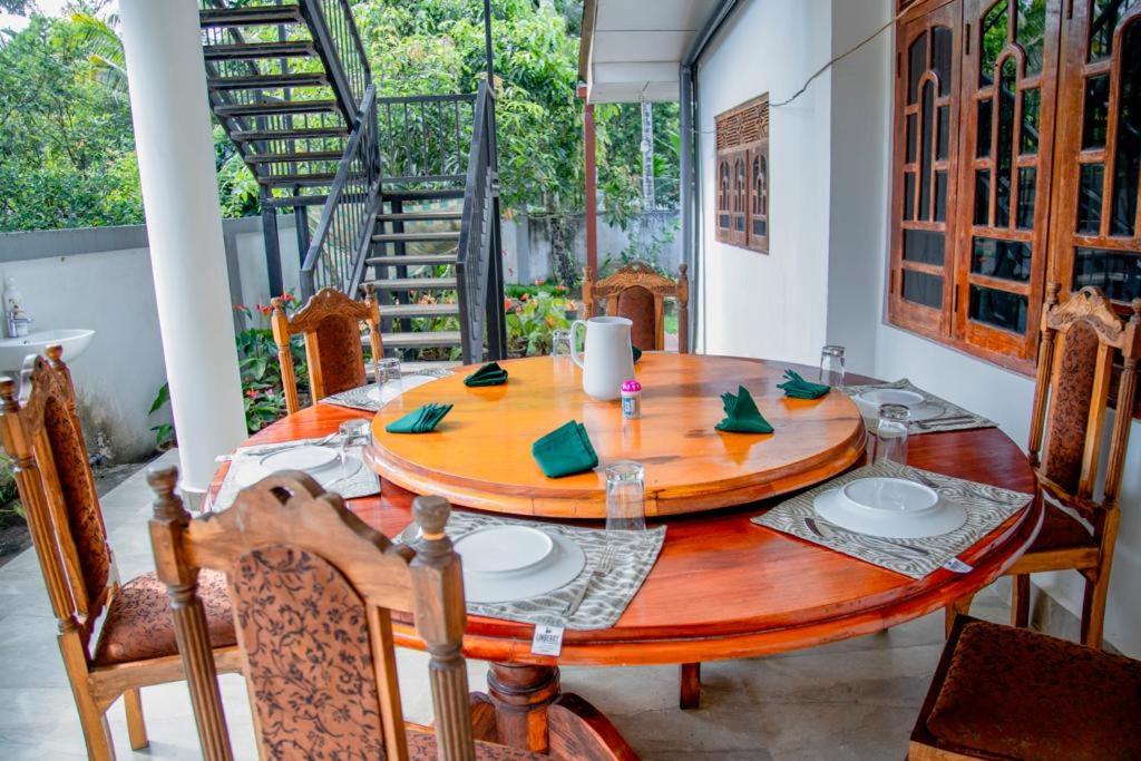Healand Holiday Bungalow and Restaurant