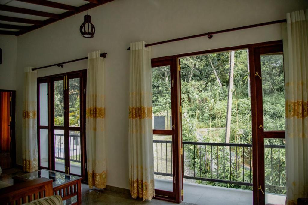 Healand Holiday Bungalow and Restaurant