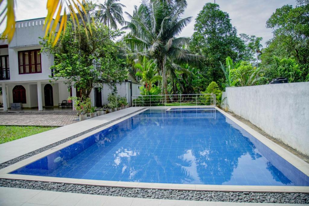 Healand Holiday Bungalow and Restaurant