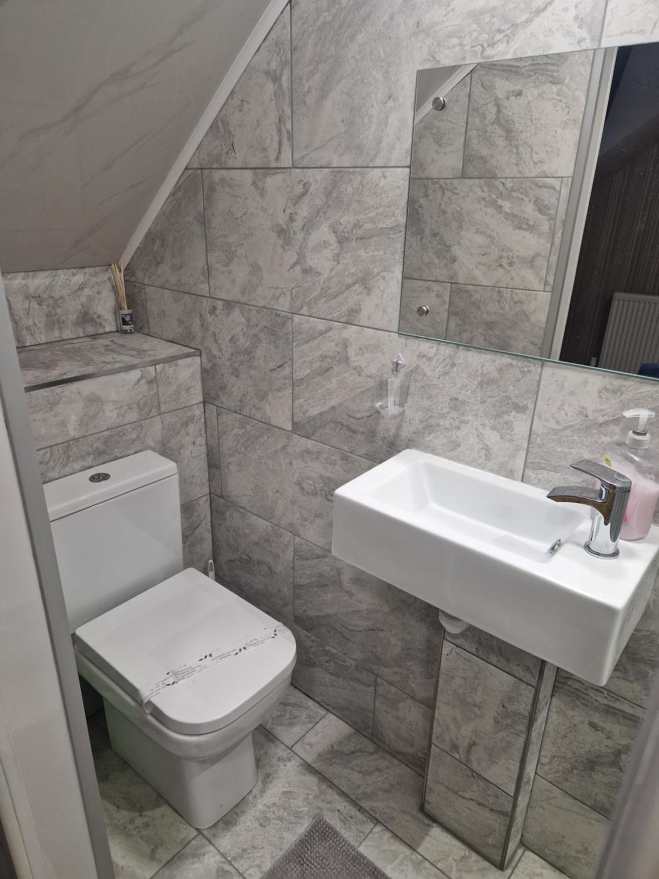 Highfields Living - All Rooms Ensuite- Free Wifi- Free Local Parking view 2