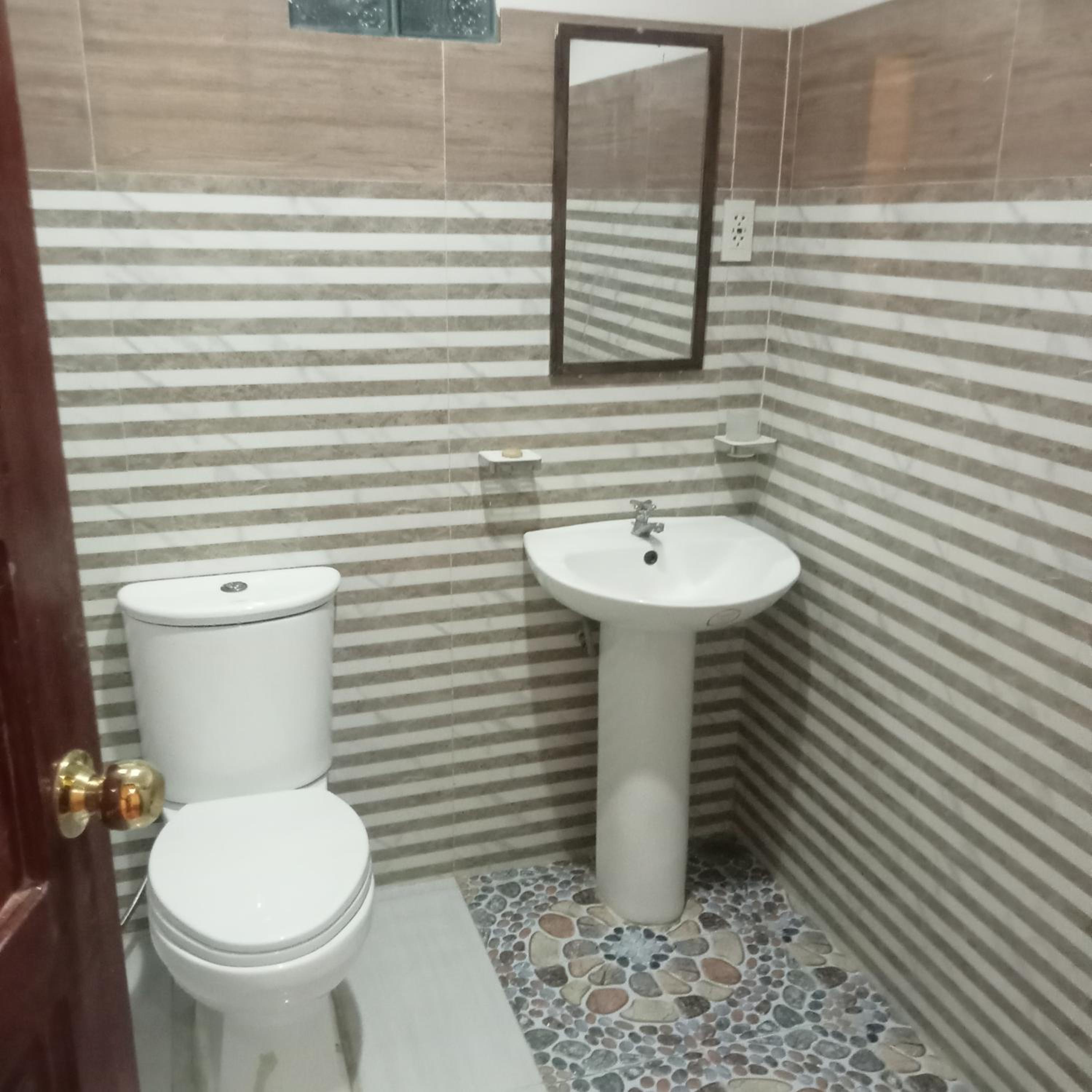 JANHOUR PLACE view 3