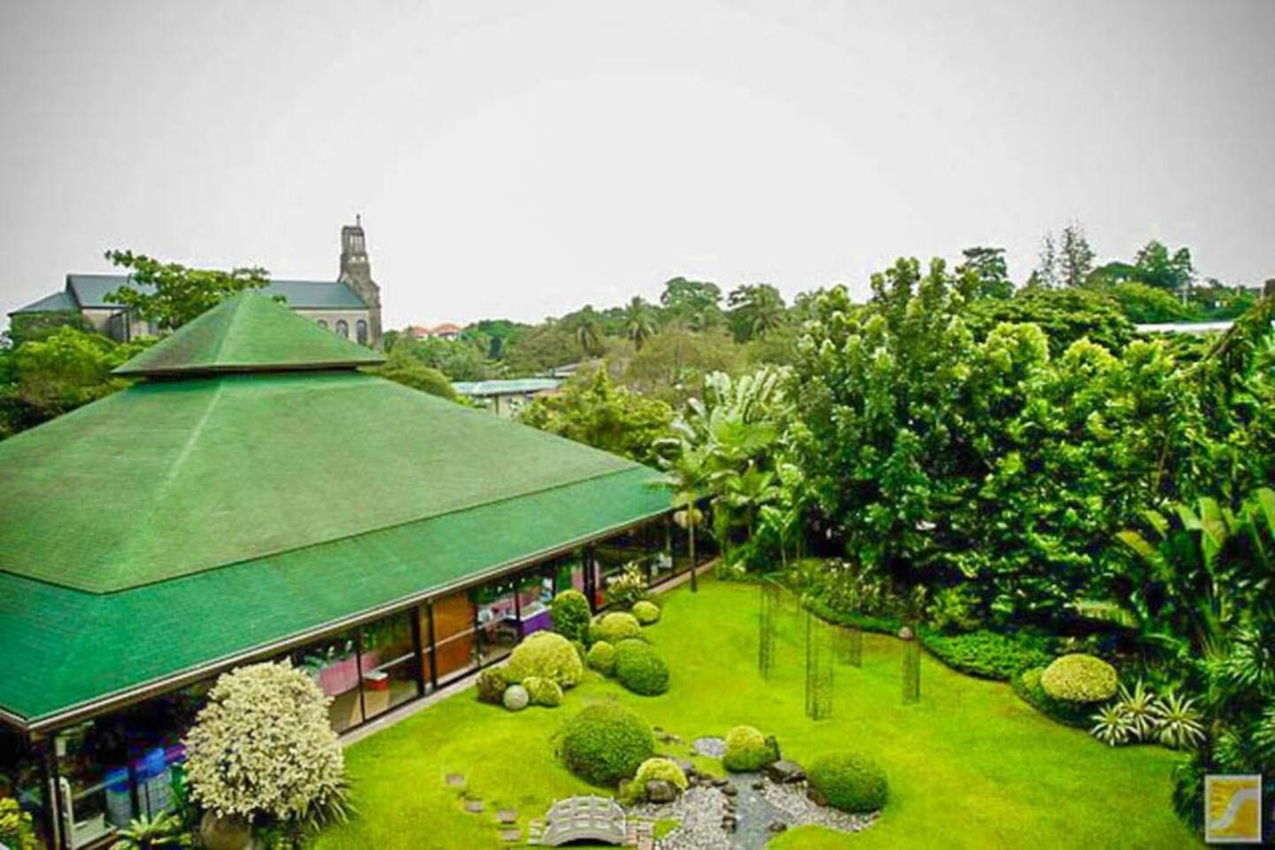 Luxury Condo-Princeton Residence-New Manila Quezon City-Fast Wi-fi150mbps view 3