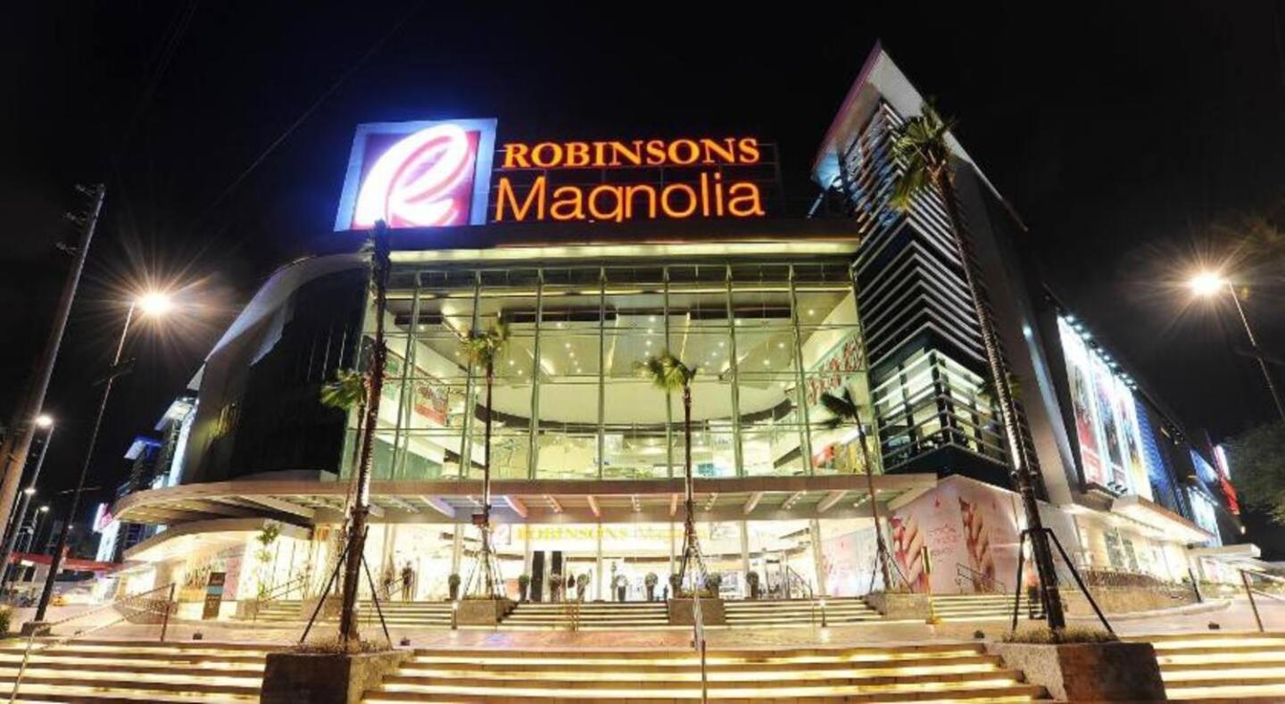 Luxury Condo-Princeton Residence-New Manila Quezon City-Fast Wi-fi150mbps view 4