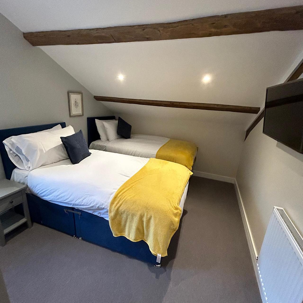 Grapes Hotel, Bar & Restaurant Snowdonia Nr Zip World