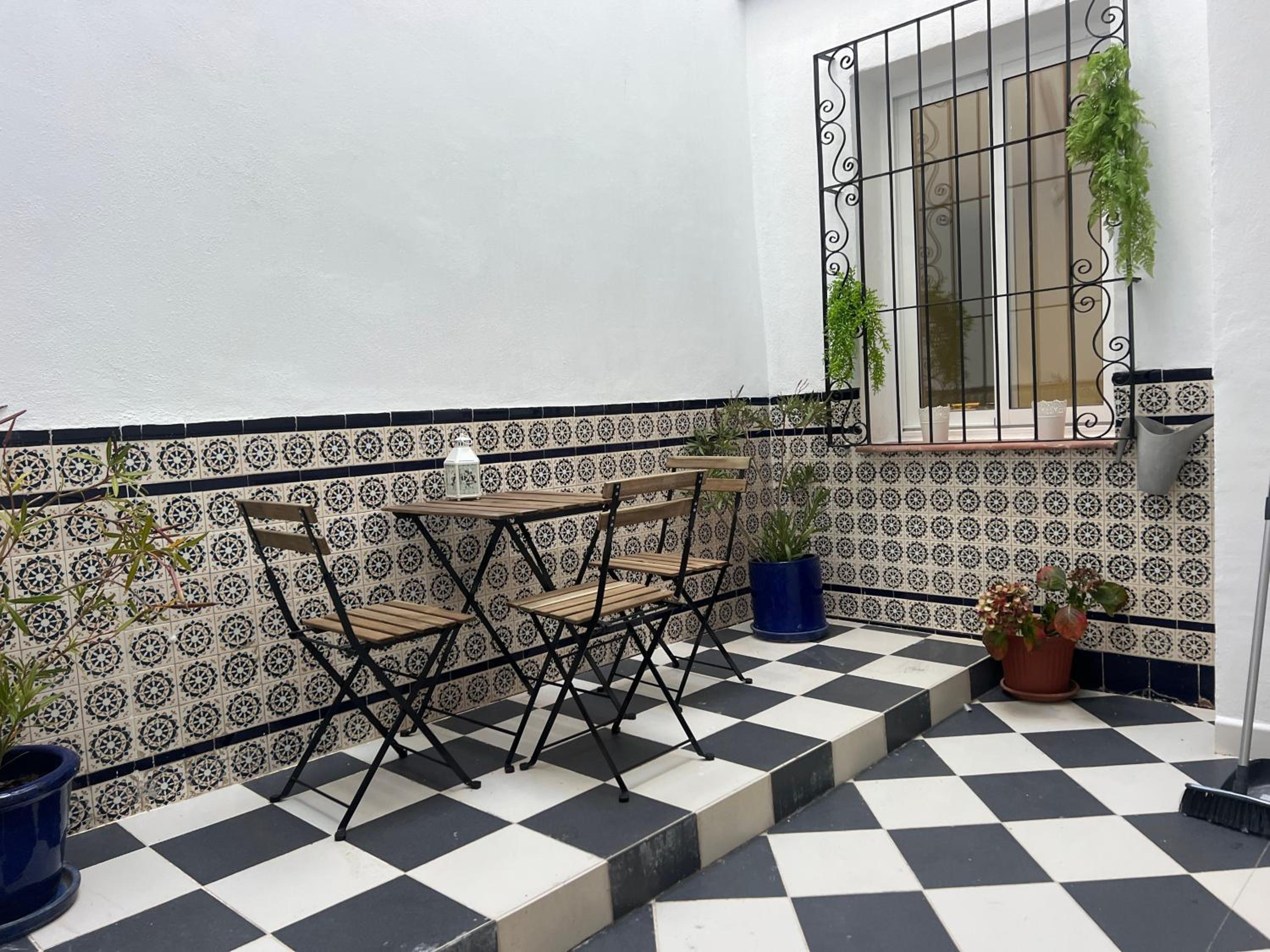 Cozy Apartment Malaga Center near Teatro Cervantes
