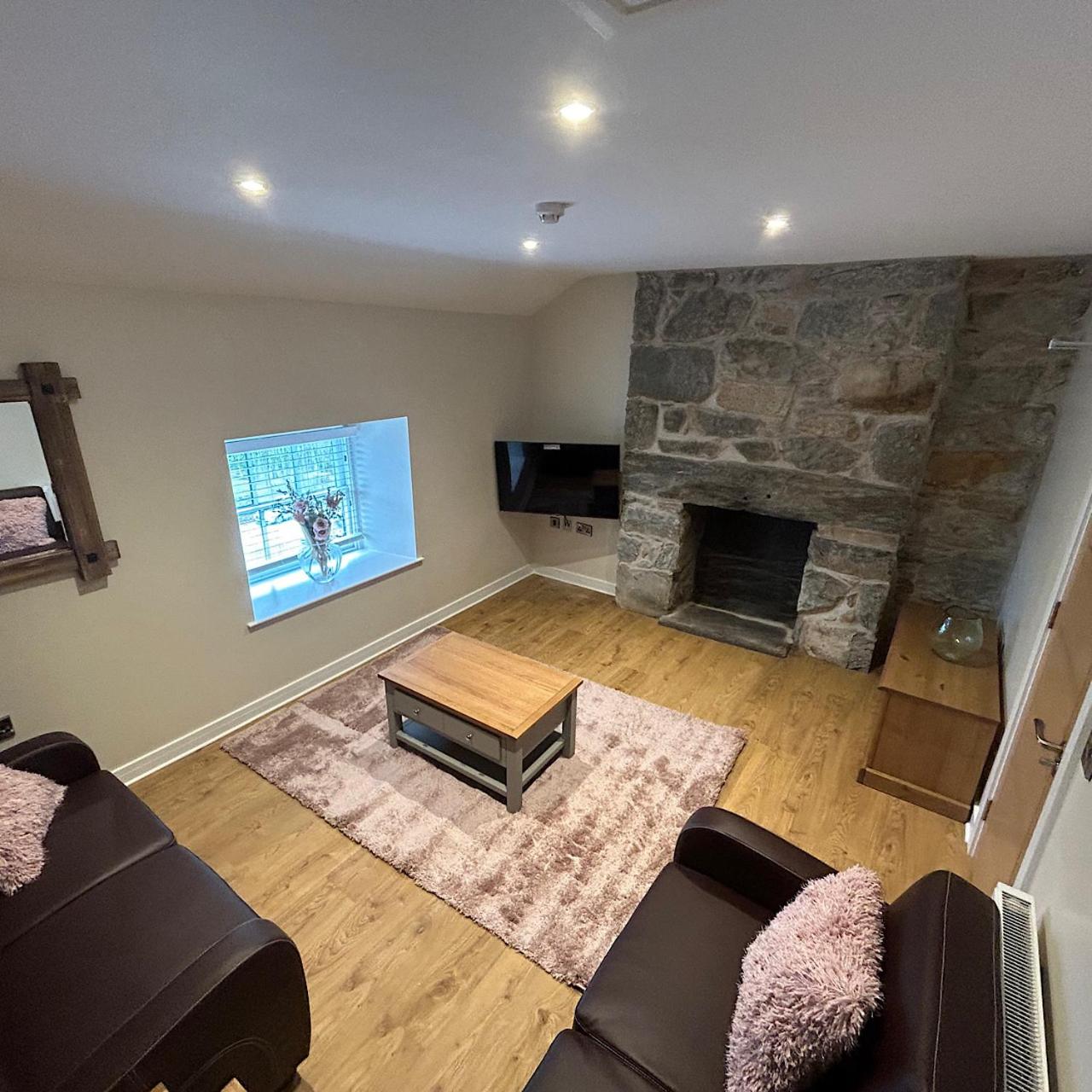 Grapes Hotel, Bar & Restaurant Snowdonia Nr Zip World
