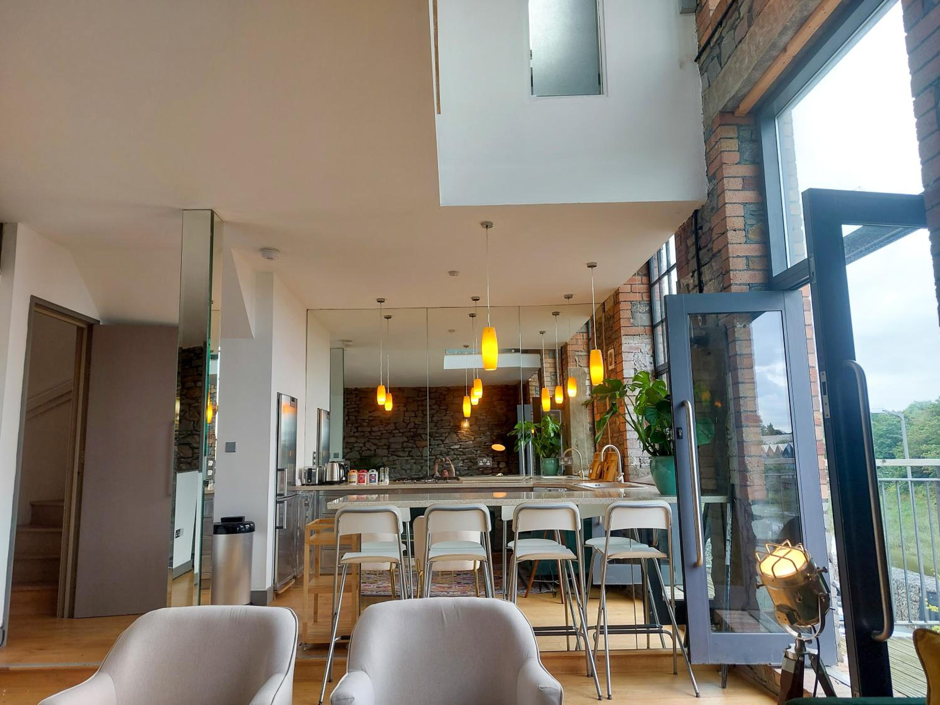 Converted factory loft apartment - Free parking with no height restrictions x 2 view 5