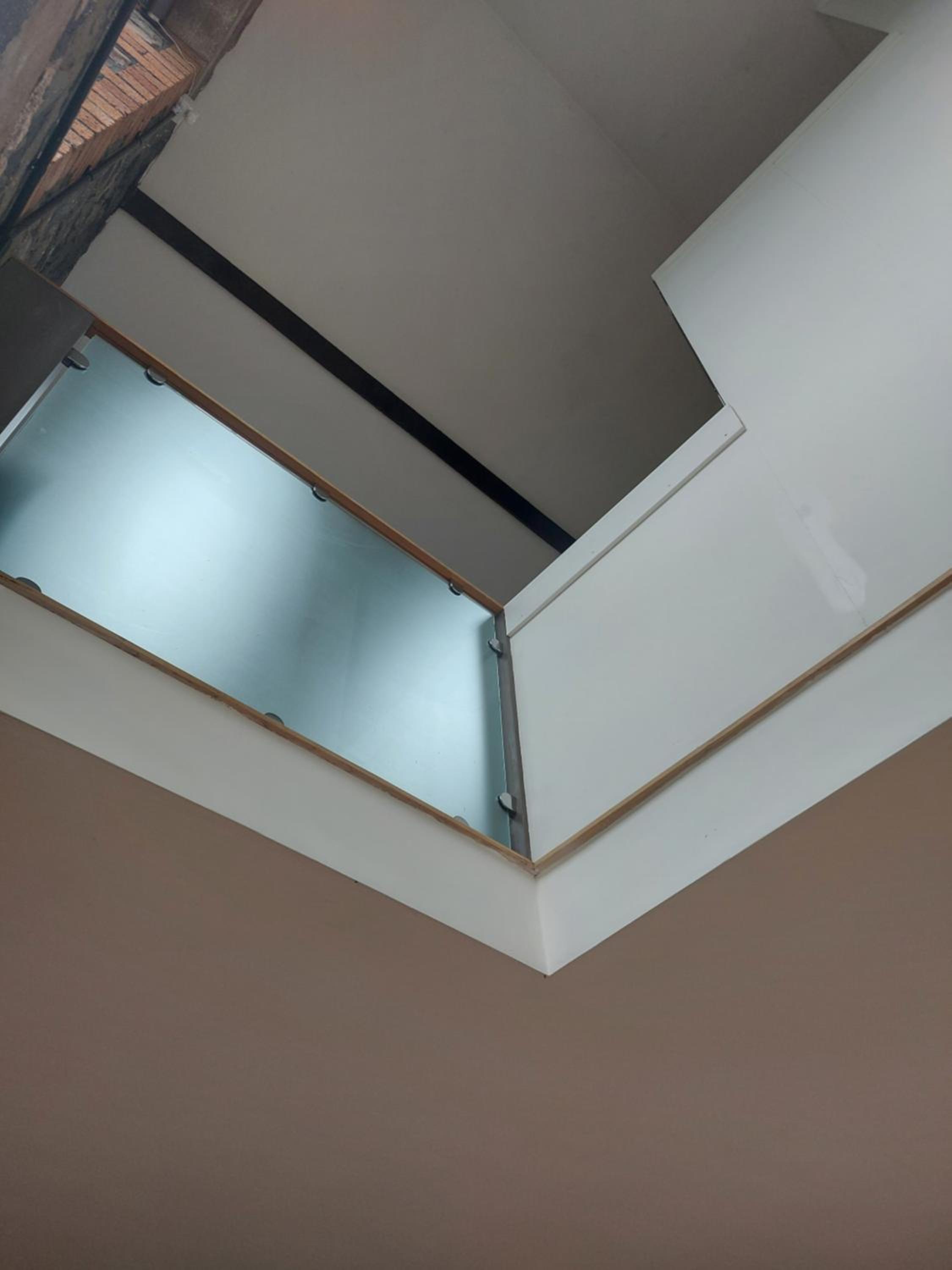 Converted factory loft apartment - Free parking with no height restrictions x 2 view 3