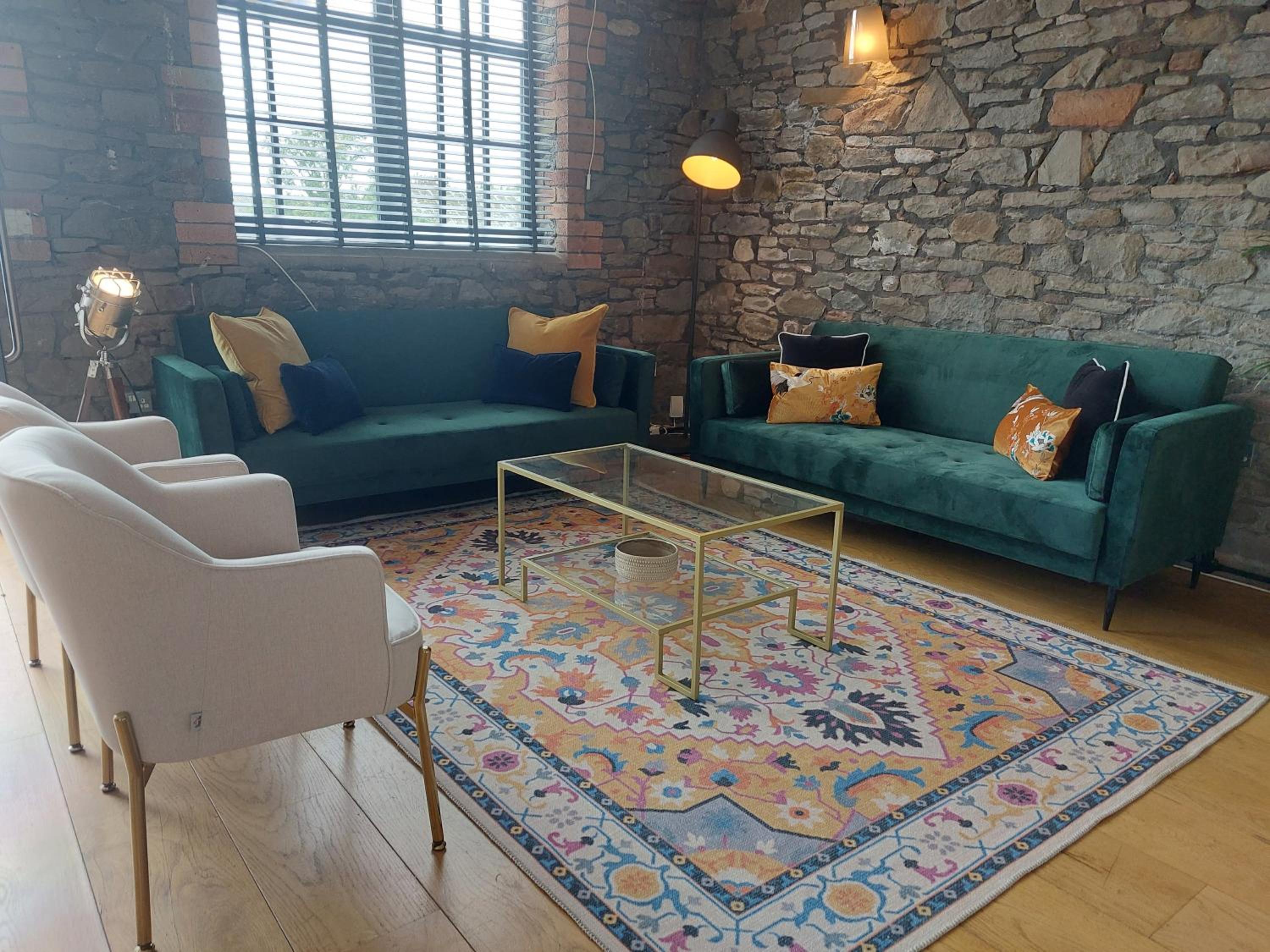 Converted factory loft apartment - Free parking with no height restrictions x 2 view 4