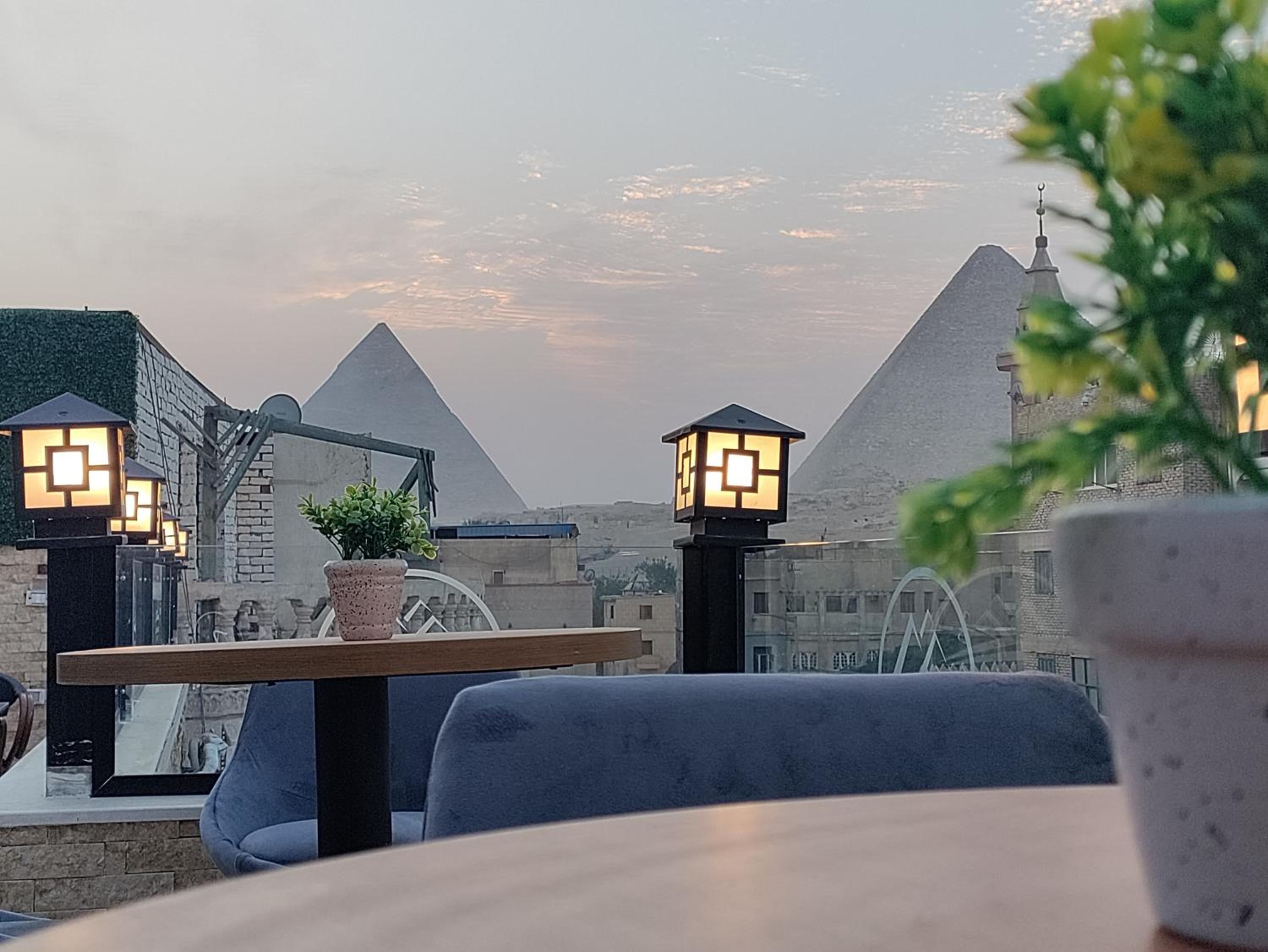 Locanda Pyramids Hotel