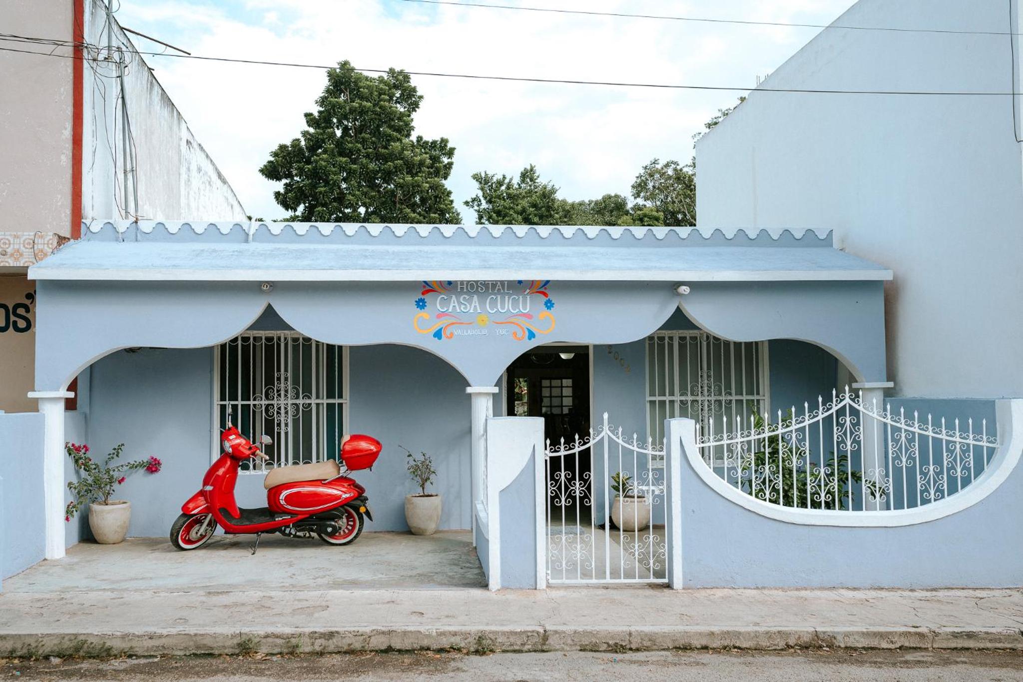 Hostal Casa Cucu - Wifi, Hot Water, AC, free water refill - Stay 3 nights or more and get 1 day free bikes & 1 free laundry wash view 5