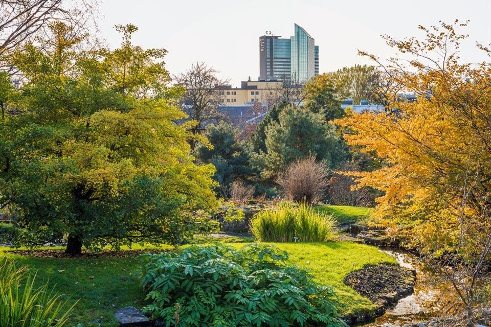 Botanical garden apartments view 5