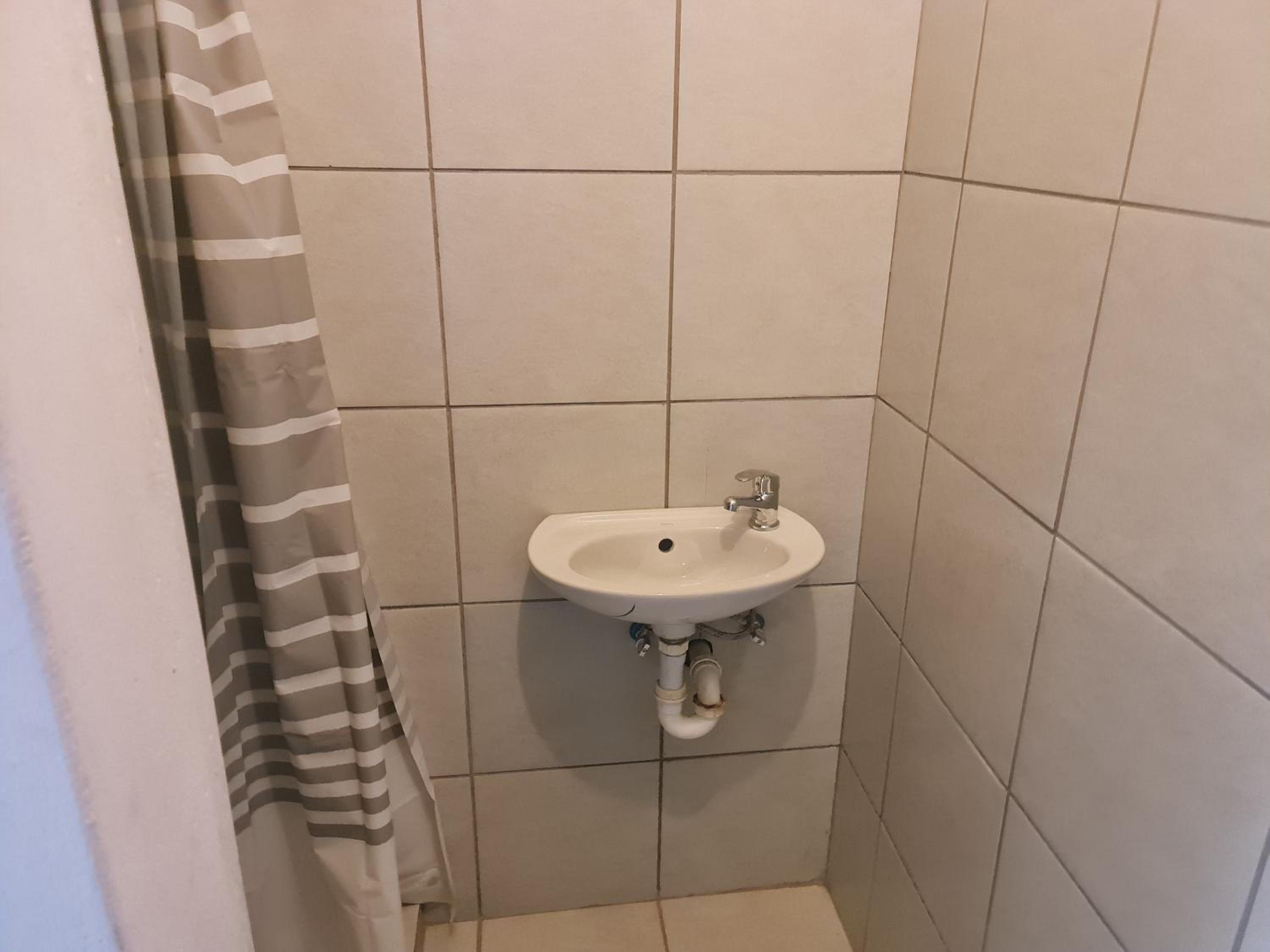 HASATE GUEST HOUSE 13 LOUWVILLE STREET BELLIVILLE Cape Town south Africa view 4