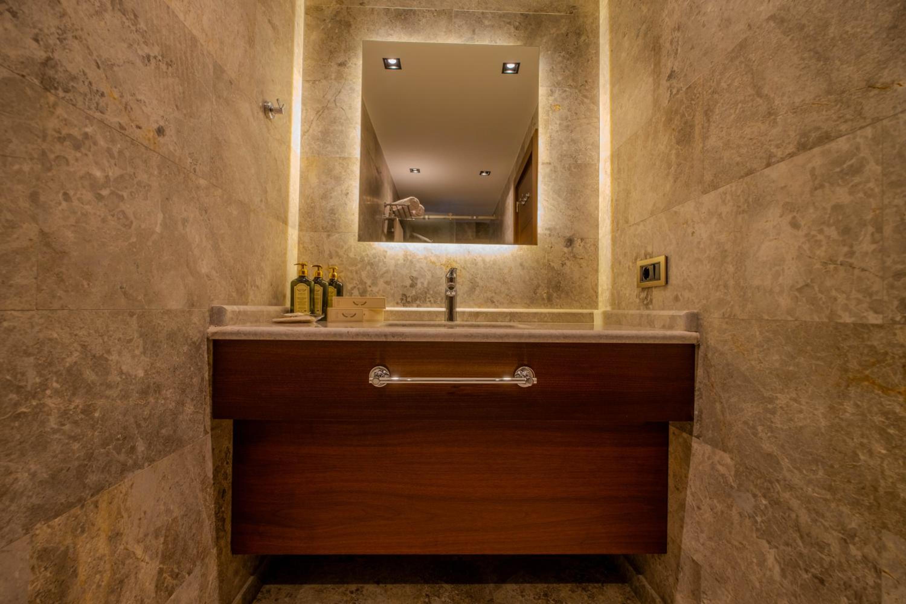 B'İSTANBUL OTEL - Image 33