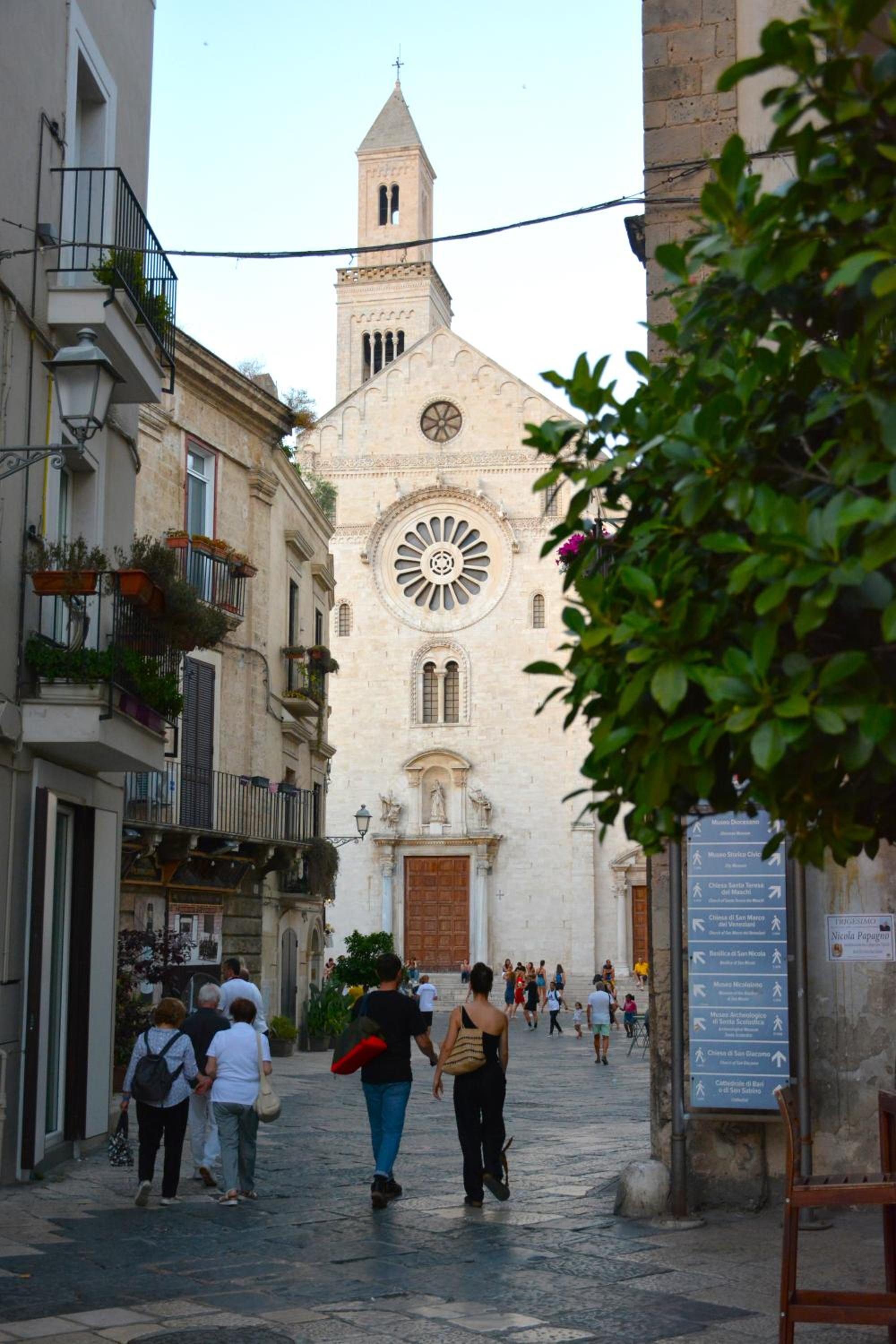Casa Chloé - vicino al Porto e Basilica San Nicola view 5