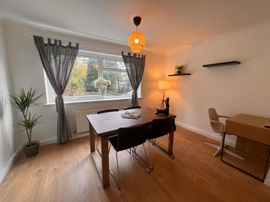 Lovely 2 bed room flat, in a leafy area,All new view 5