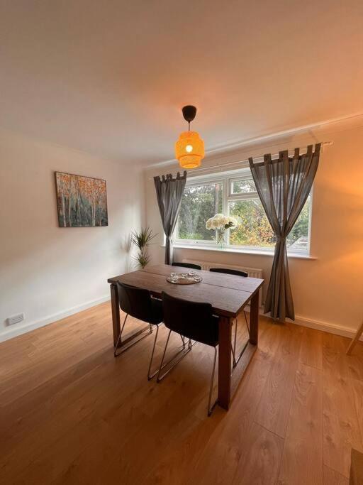 Lovely 2 bed room flat, in a leafy area,All new view 2
