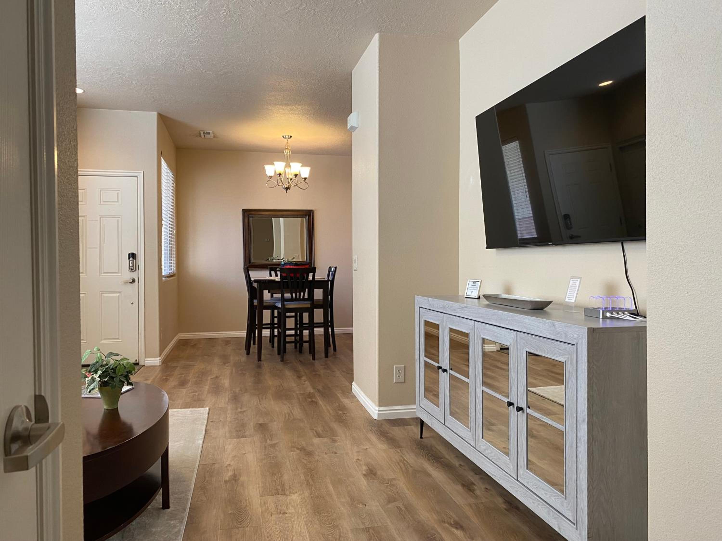 Luxurious Condo at the Springs by Cool Properties - Property Image 1