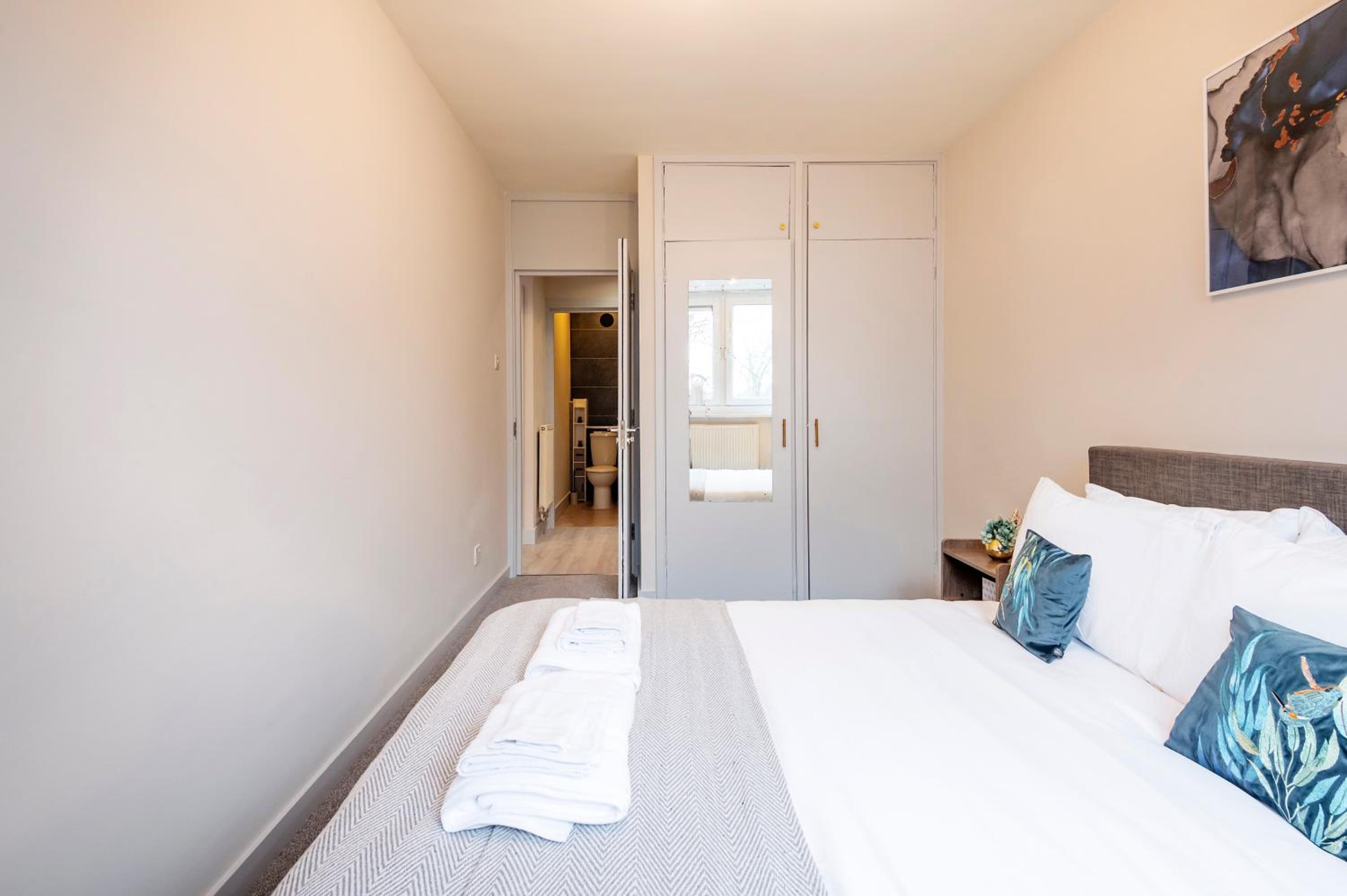 Lovely 4 bedroom flat in Wandsworth- London