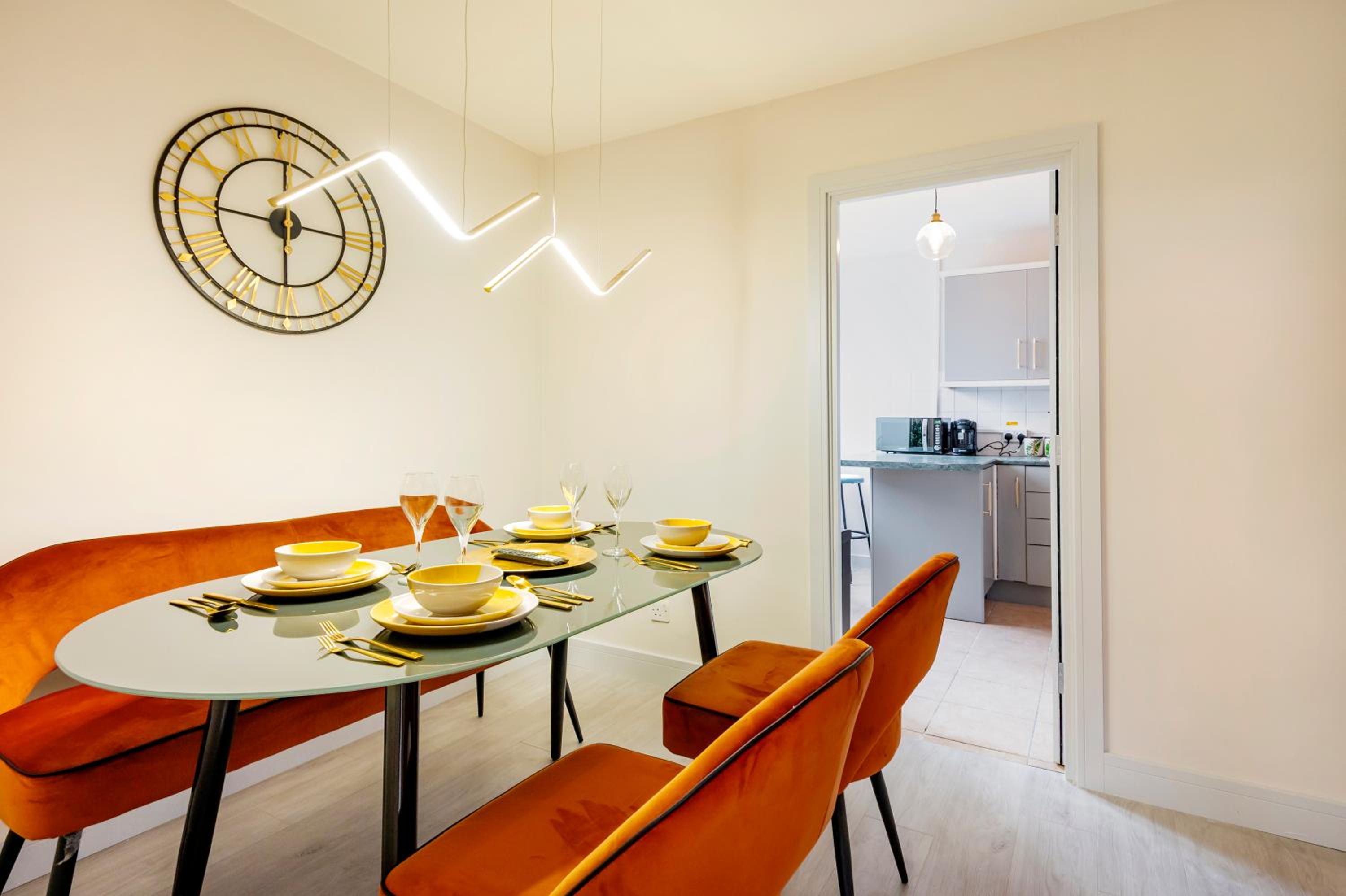 Lovely 4 bedroom flat in Wandsworth- London