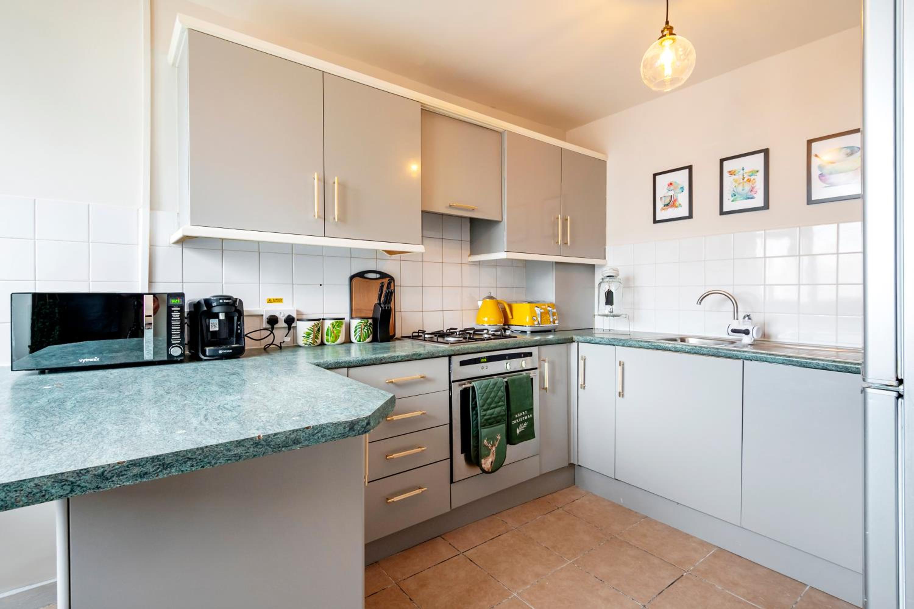 Lovely 4 bedroom flat in Wandsworth- London