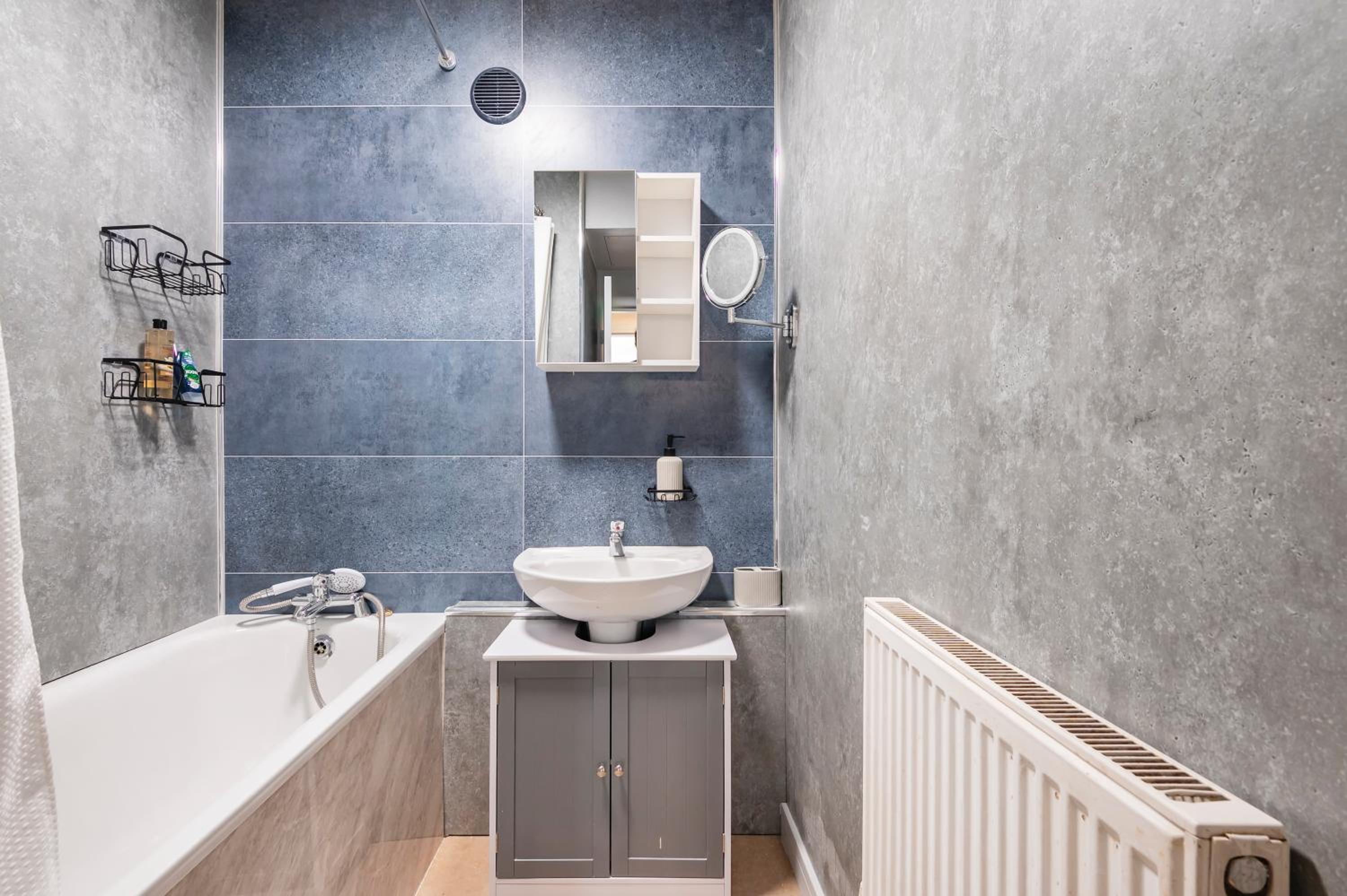Lovely 4 bedroom flat in Wandsworth- London