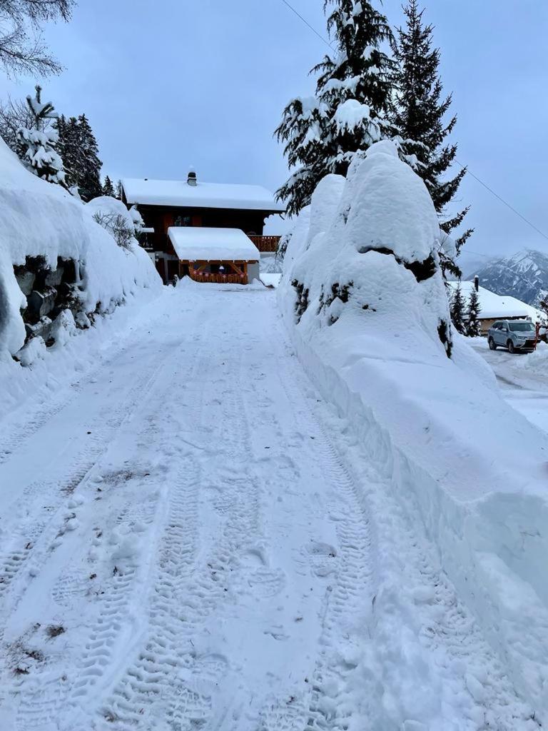 Chalet Rustique à La Tzoum'
