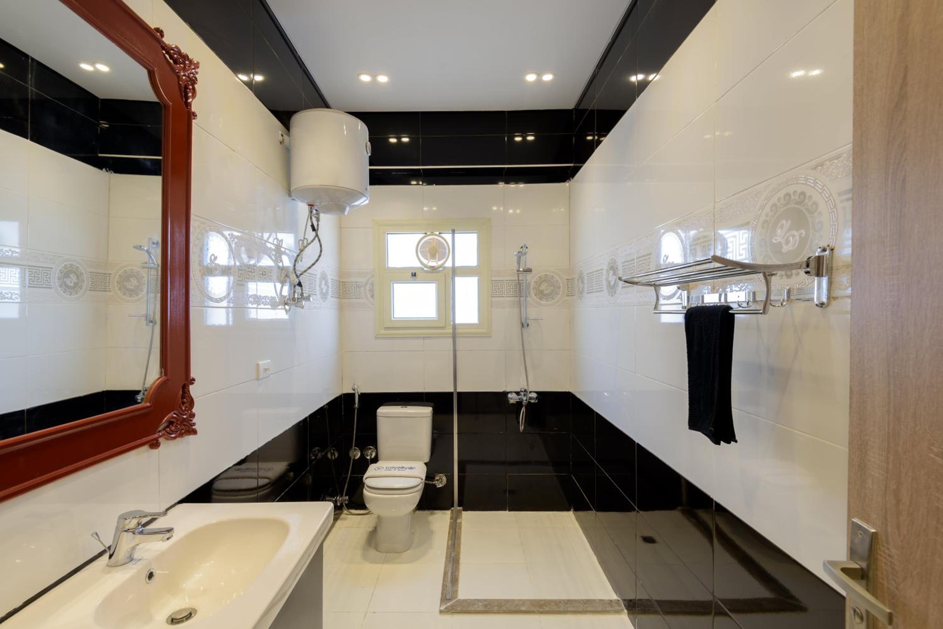 Travelholic 90 Residence