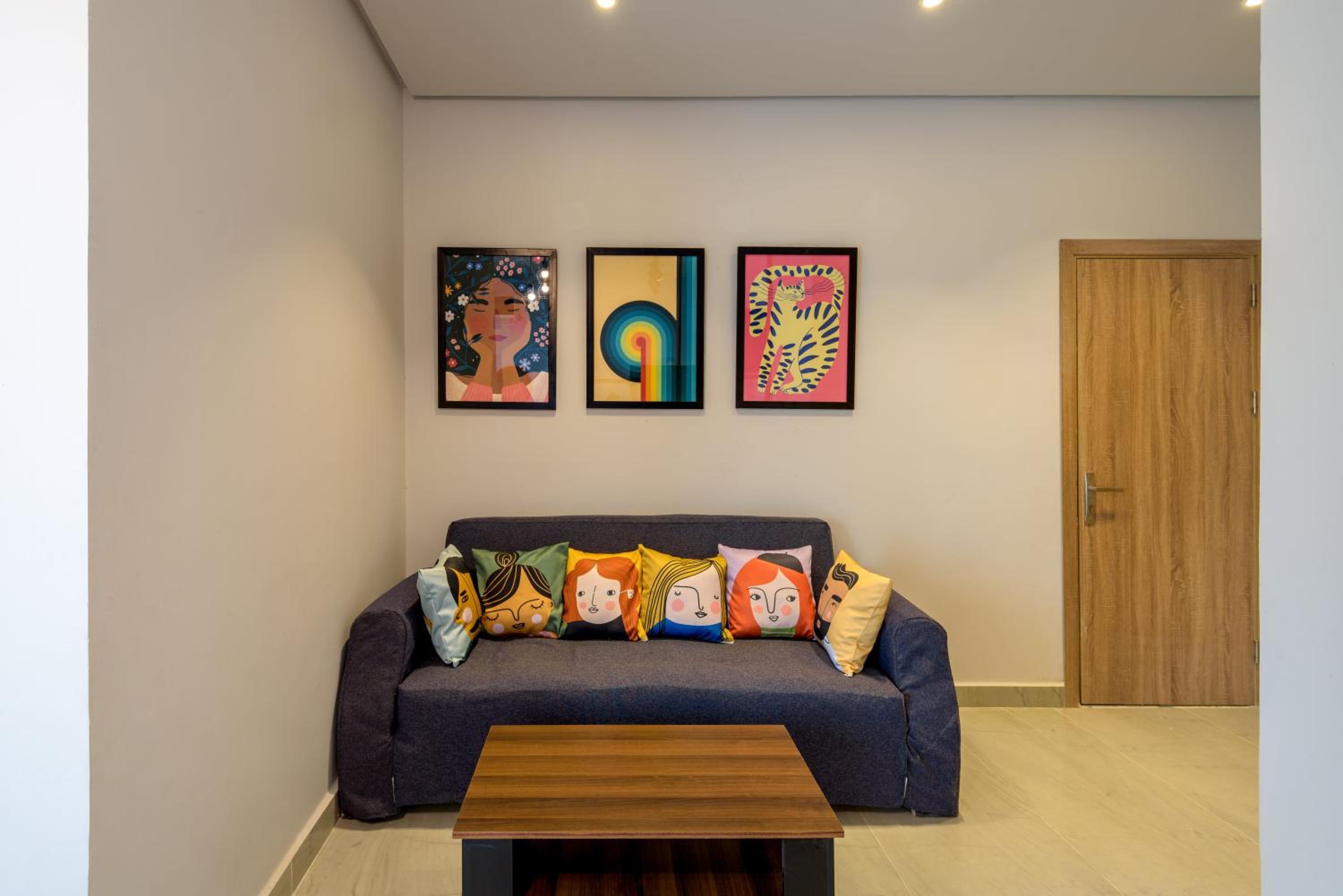 Travelholic 90 Residence