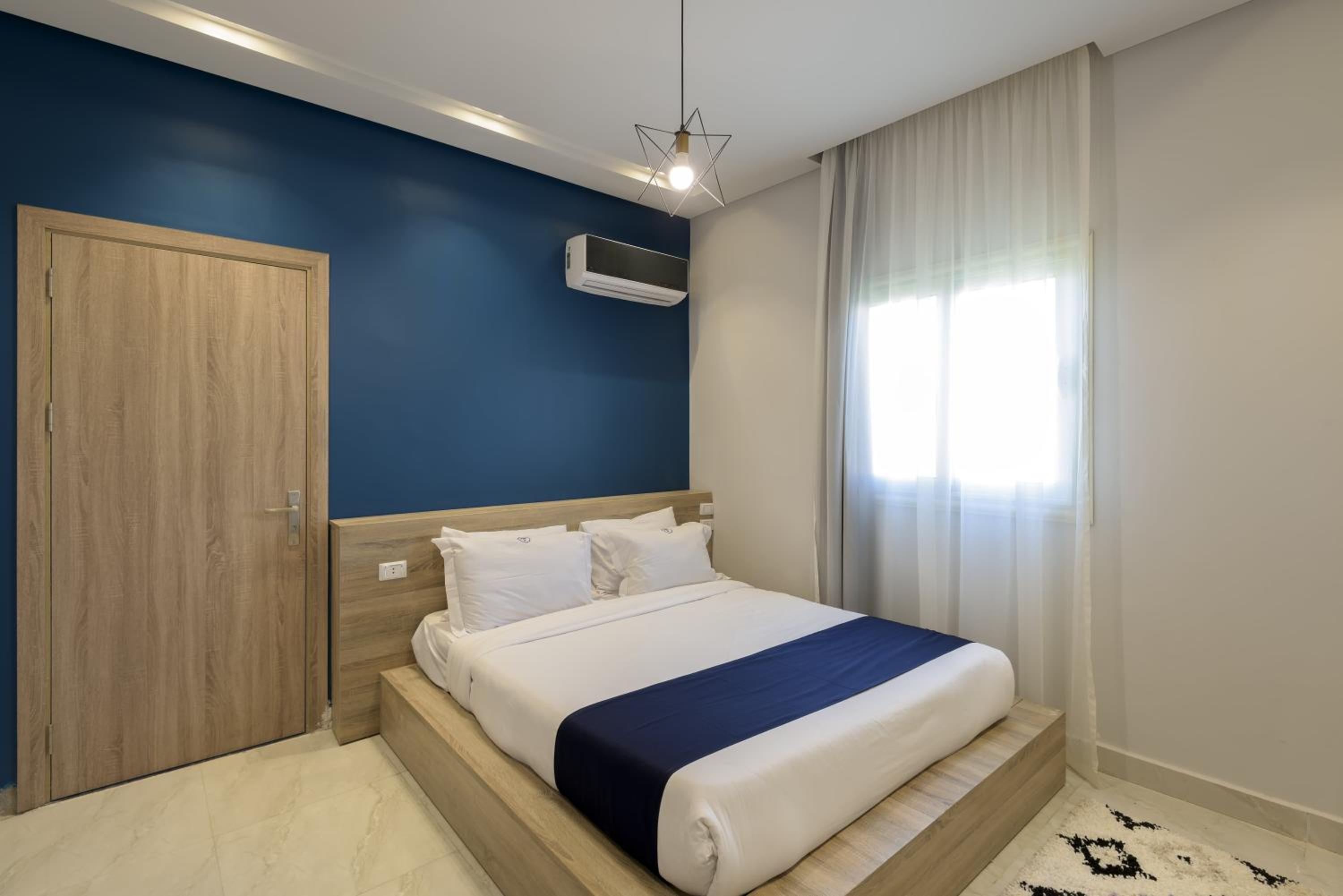 Travelholic 90 Residence