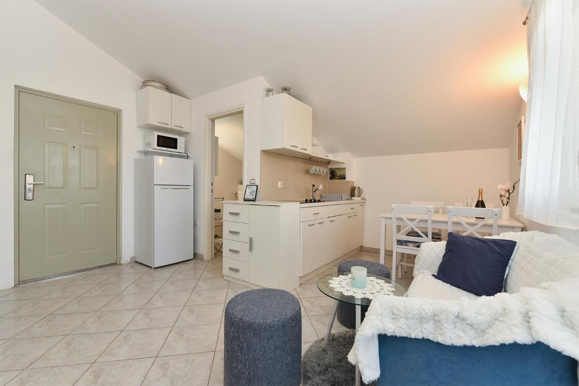 Apartment Mladen 1860 view 2