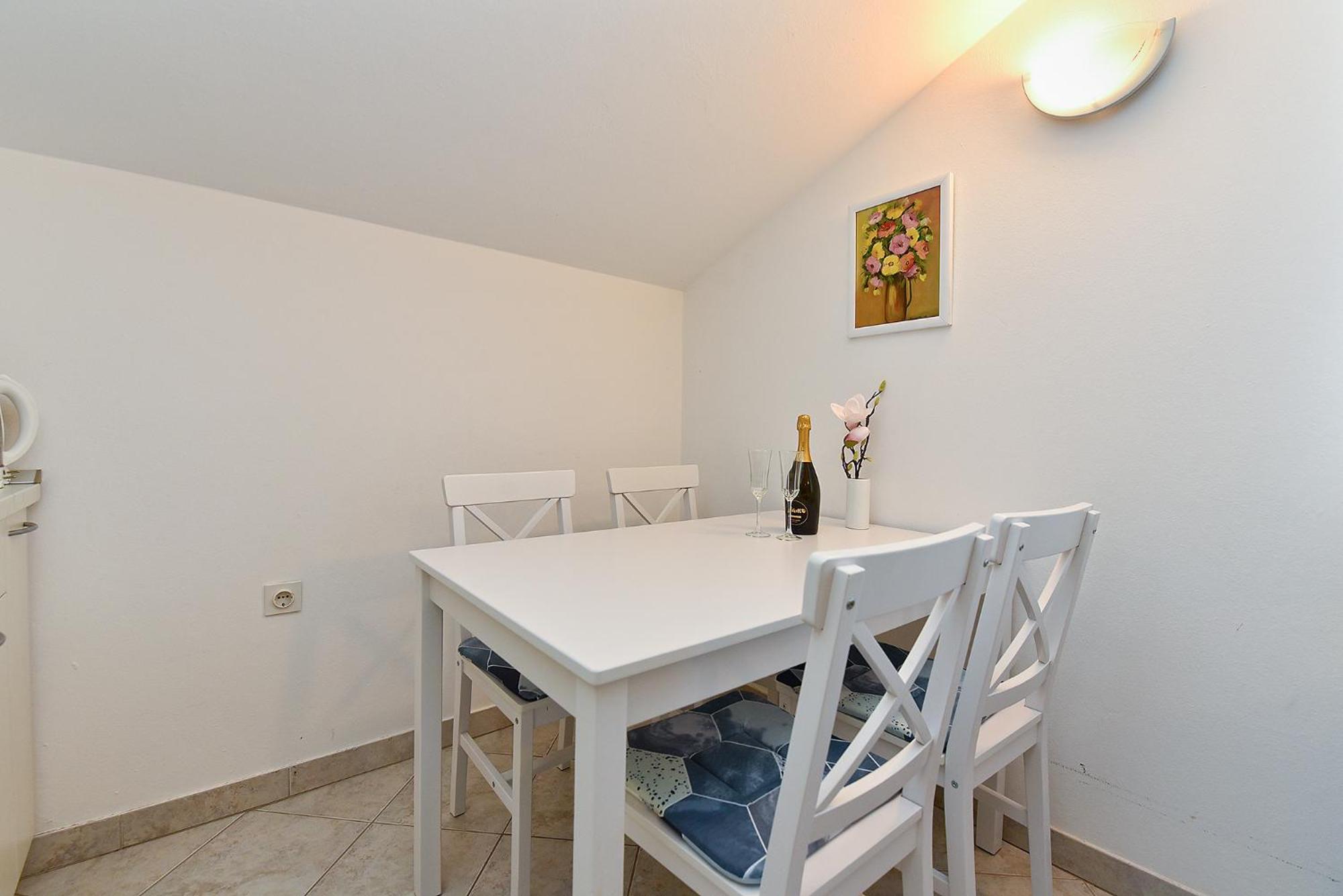 Apartment Mladen 1860 view 4
