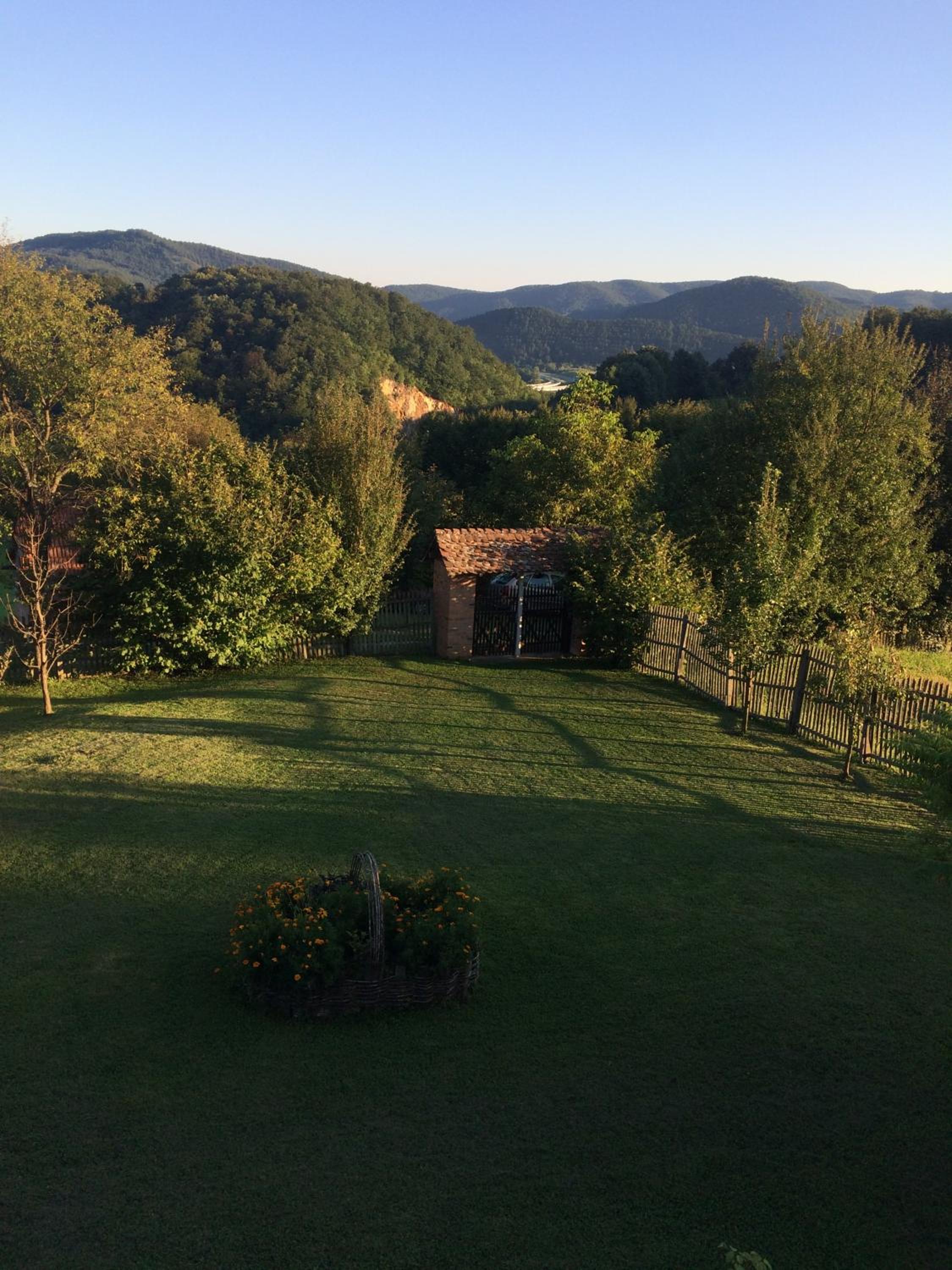Lanina kuca view 2