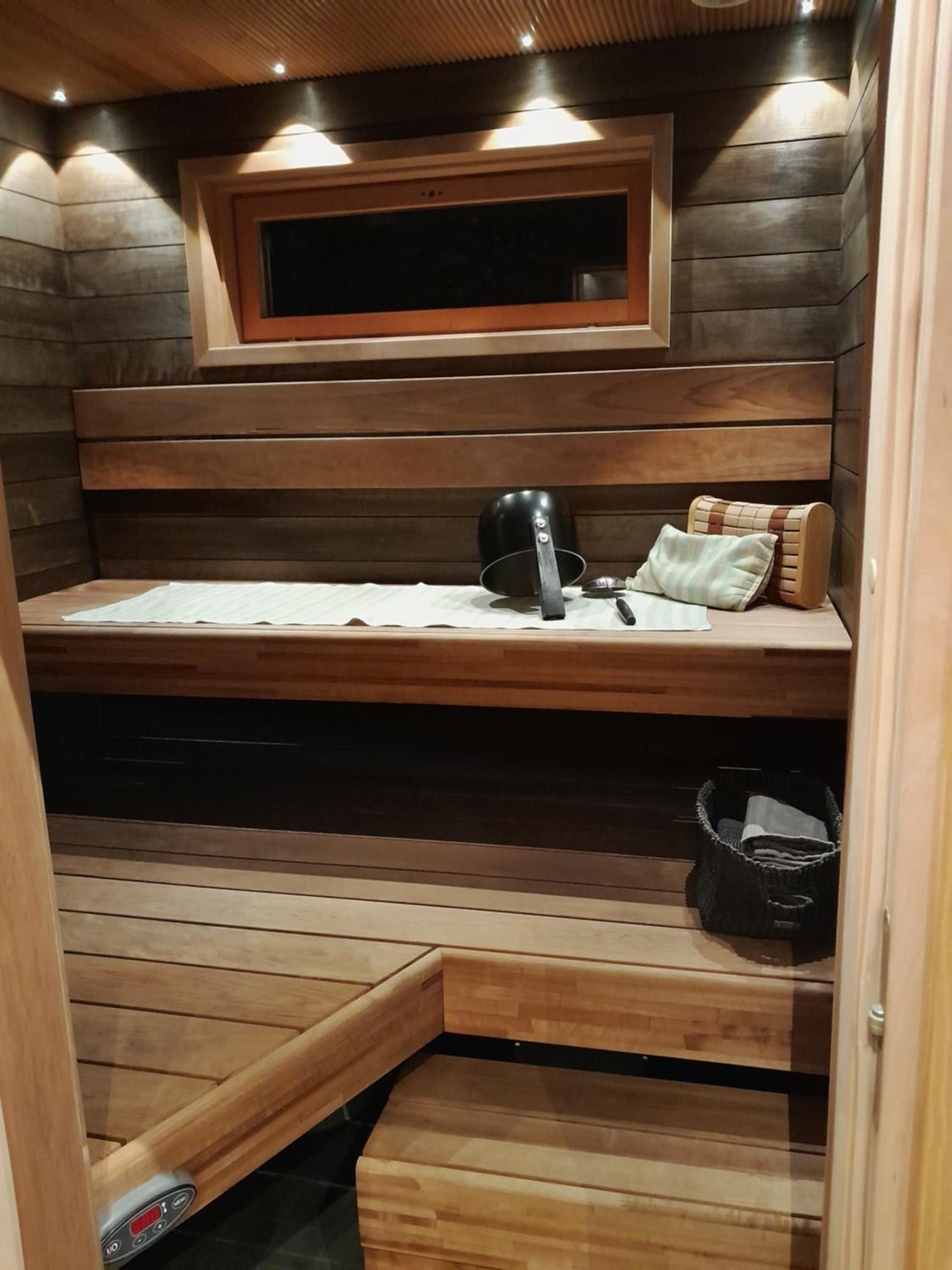 Christmas Log Cabin
