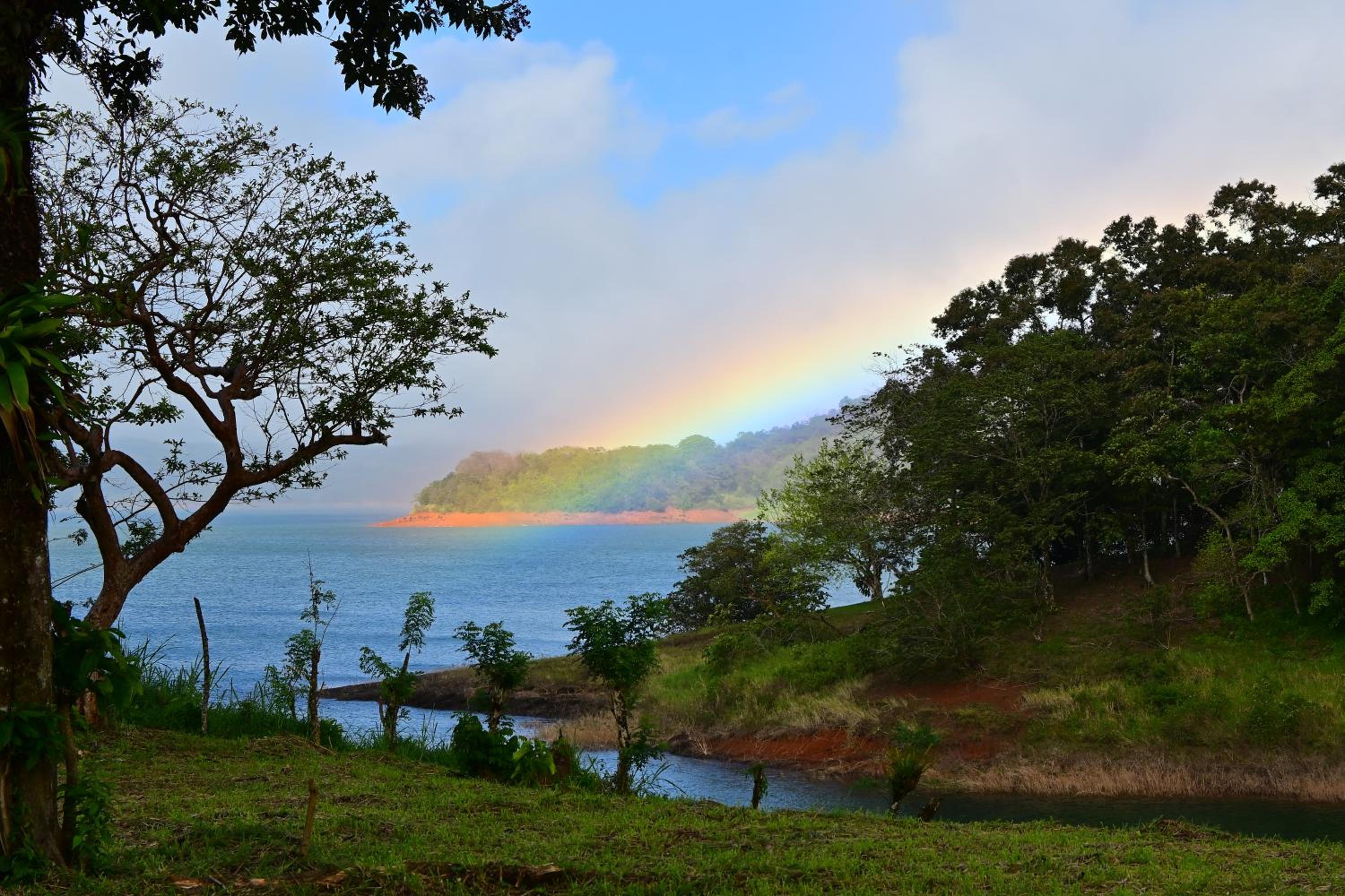 Villa Corazón - private beach at Lake Arenal view 4