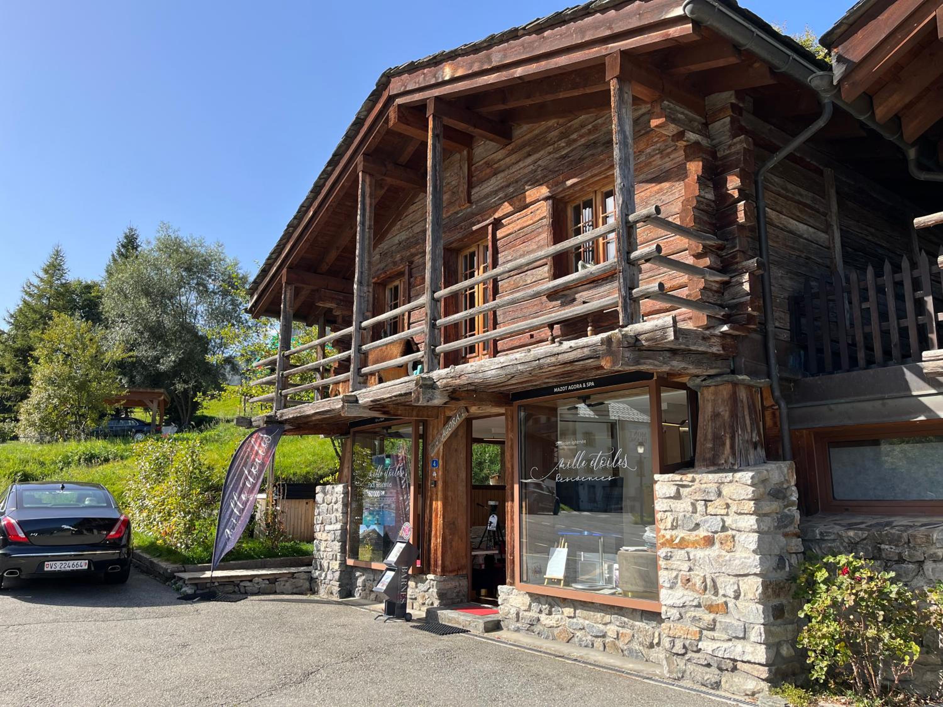 Mazot Agora Suite - Pop-Up Gallery Experience Suite