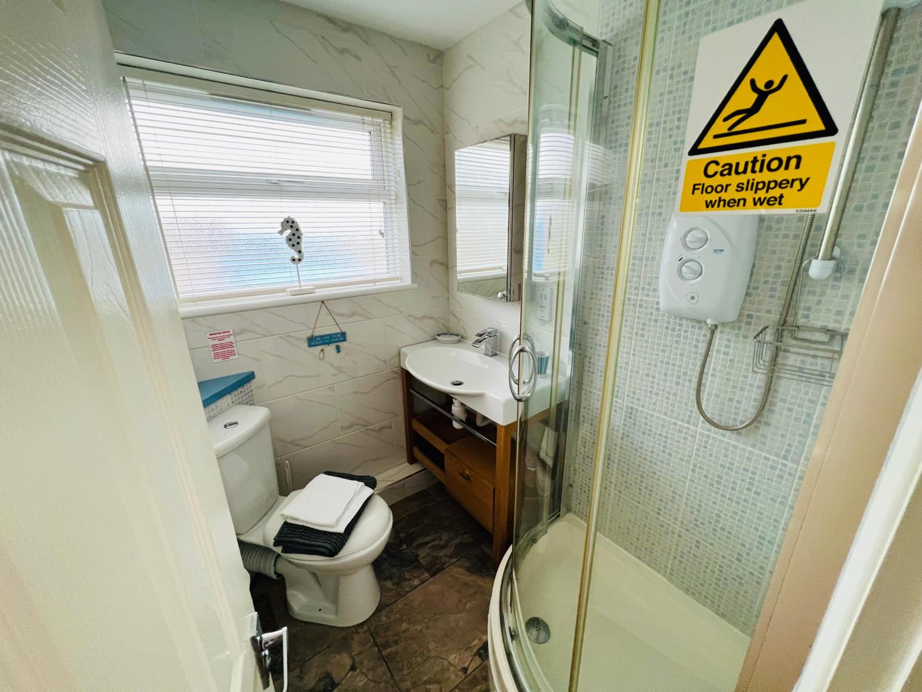2 Bedroom Chalet SB109, Sandown Bay, Isle of Wight view 4
