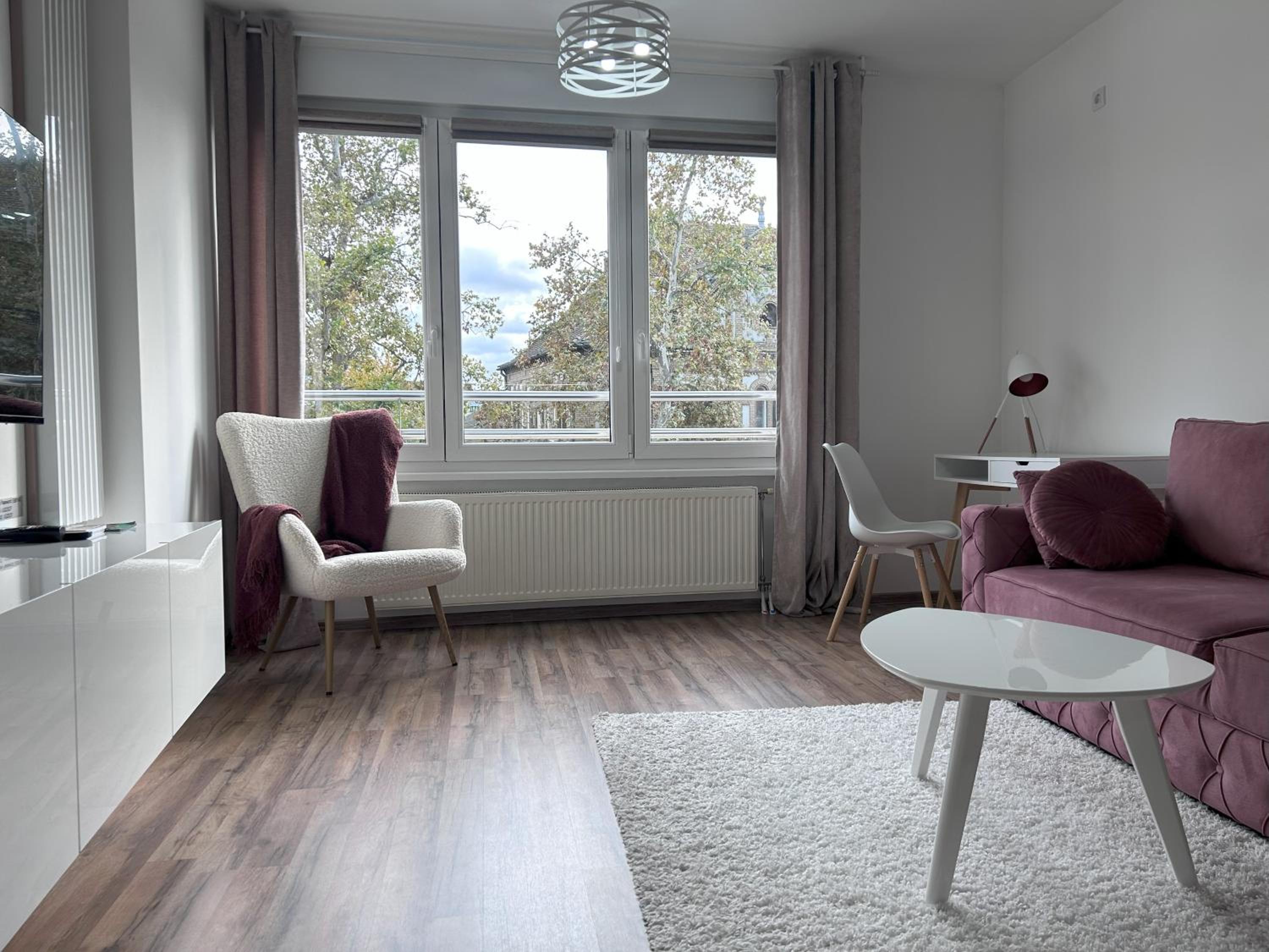 Apartment by the Synagogue view 2