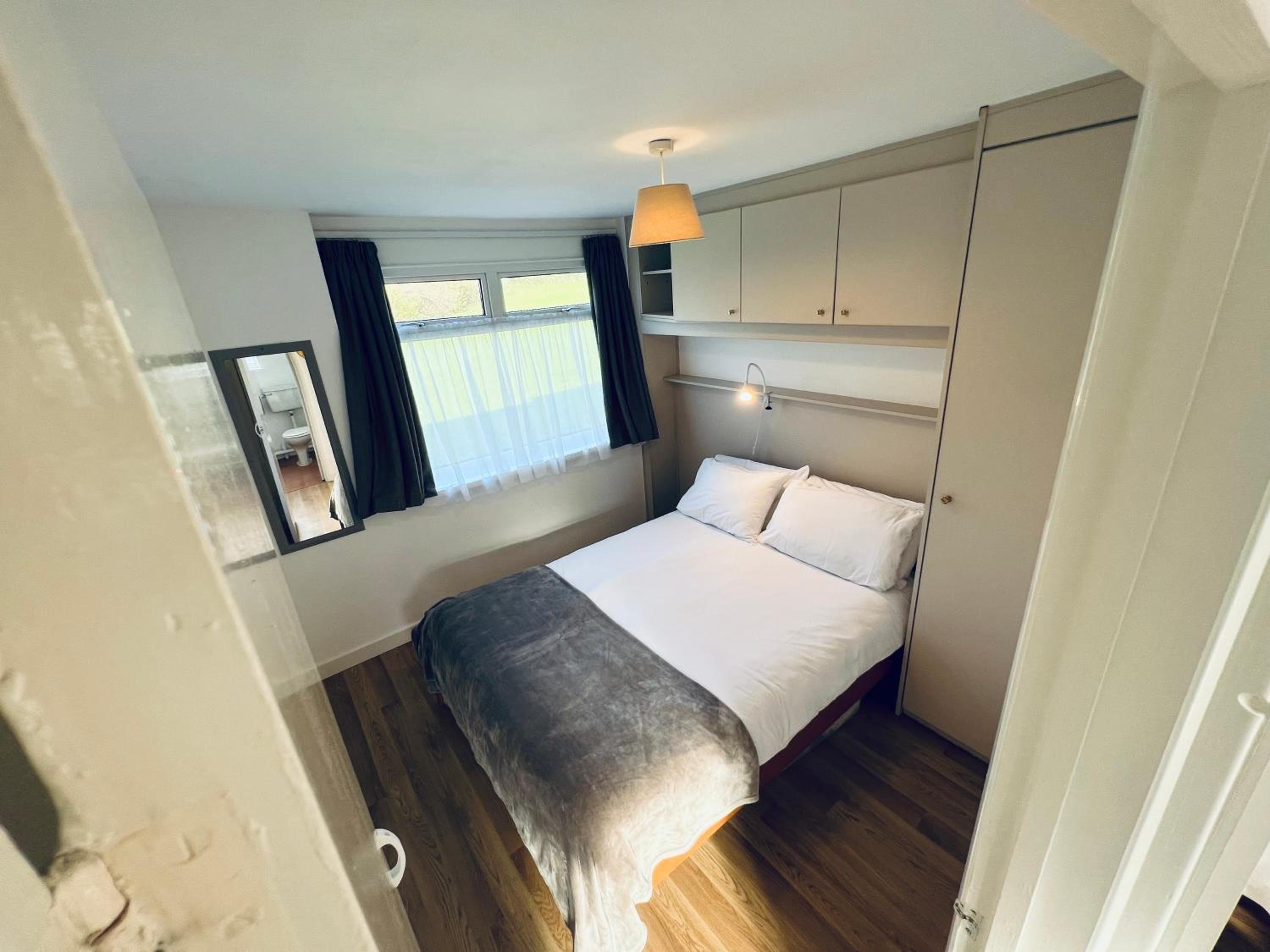 2 Bedroom Chalet SB177 Sandown Isle of Wight view 4