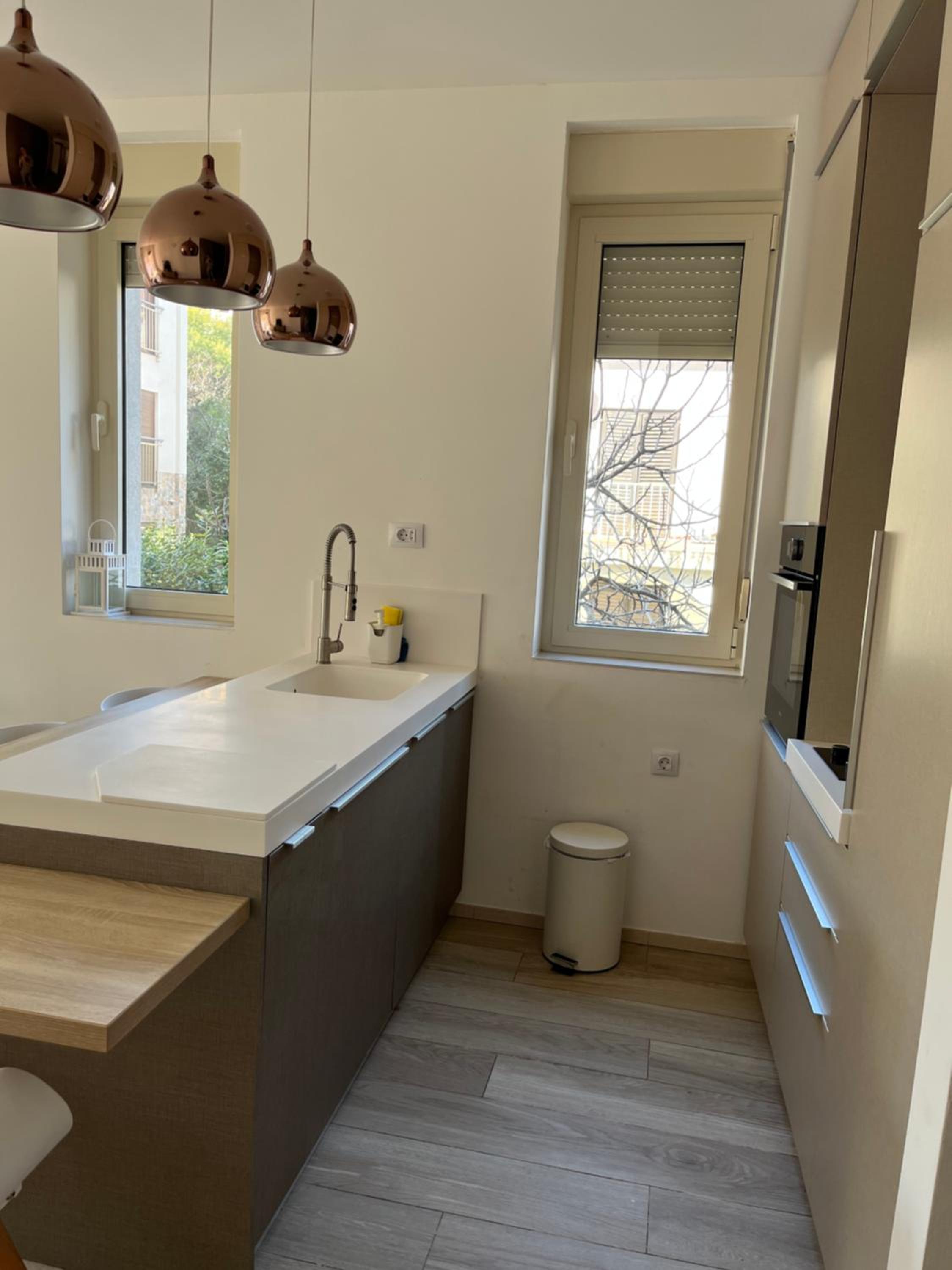 Atina apartment, city centre Budva ,luxurious, near Old city view 3