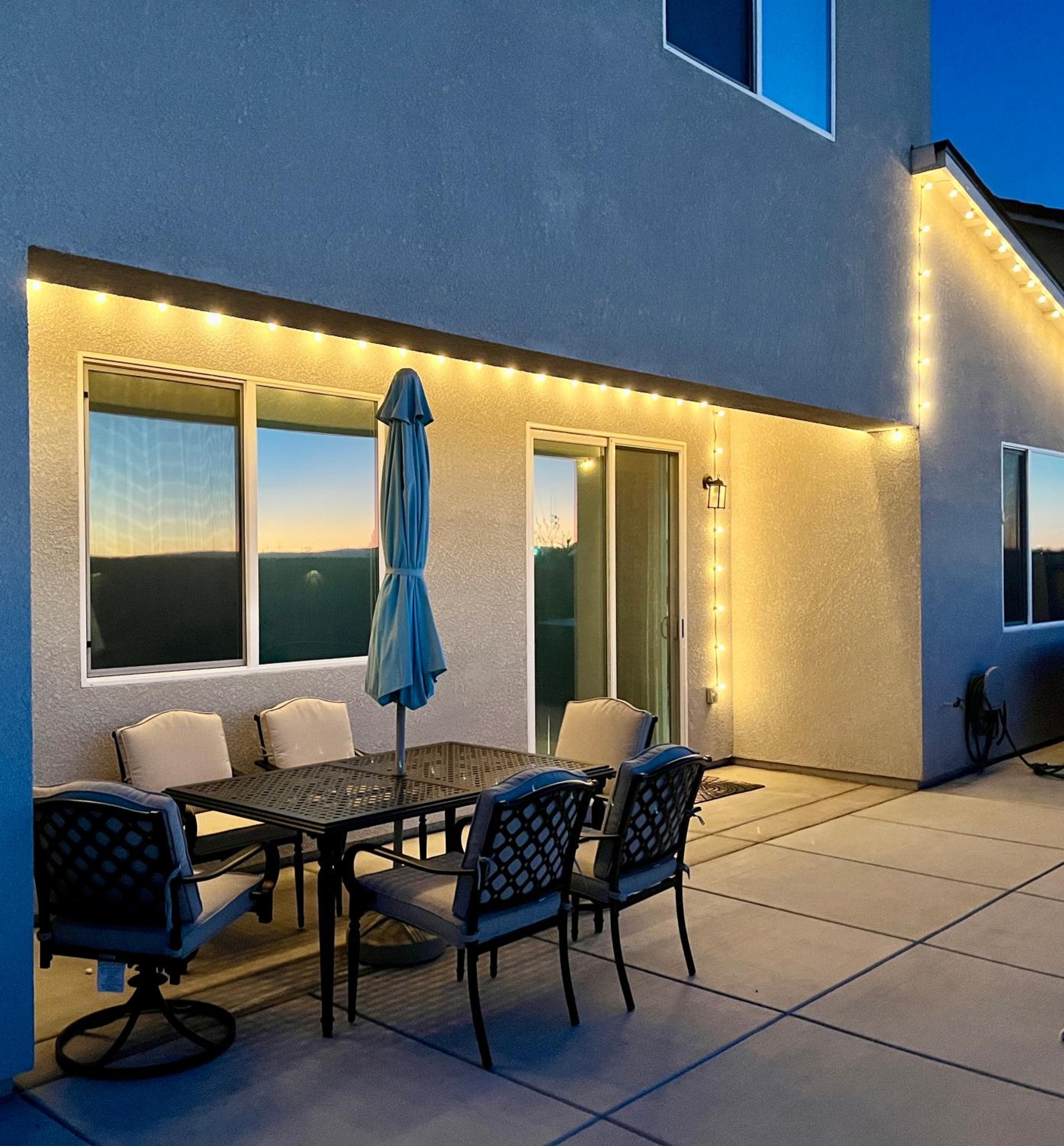 Modern Quiet Ripon Home - Whole House with Garage view 3
