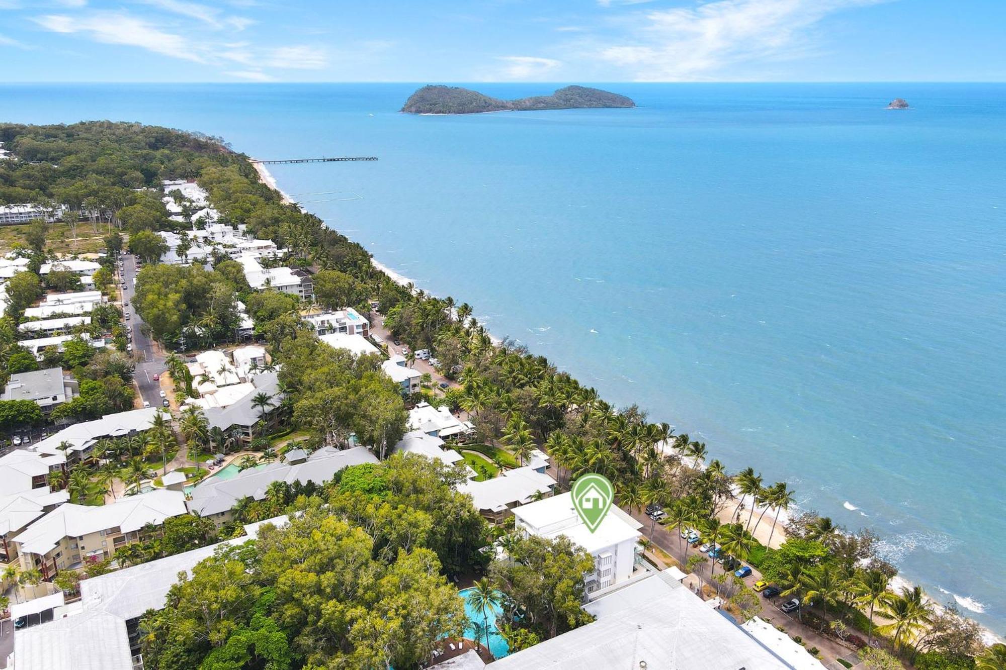 Amaroo - Luxury Apartment overlooking the Coral Sea