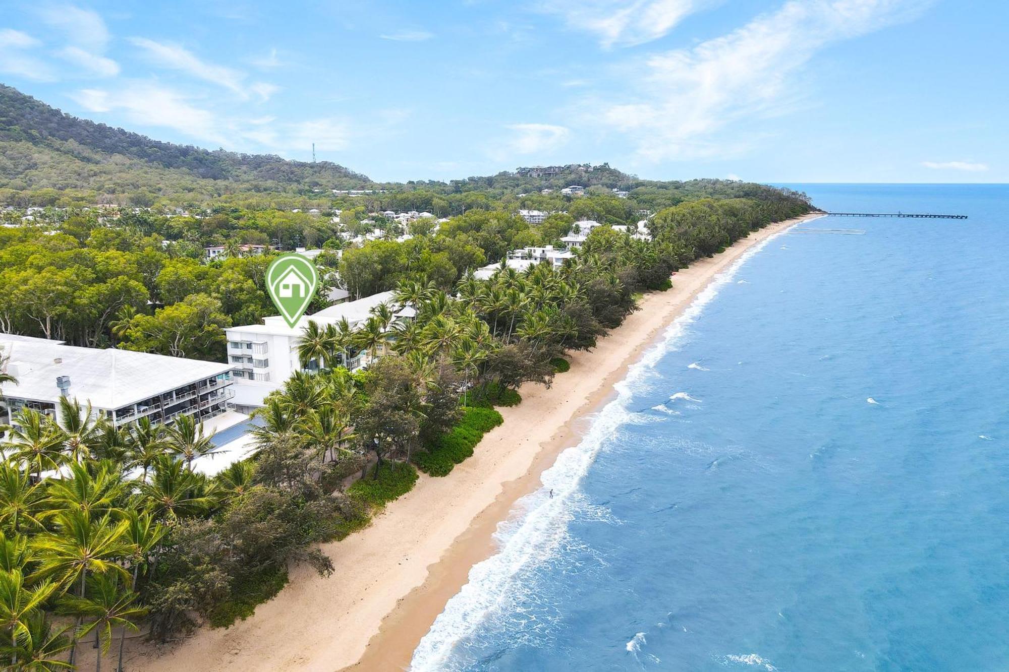 Amaroo - Luxury Apartment overlooking the Coral Sea