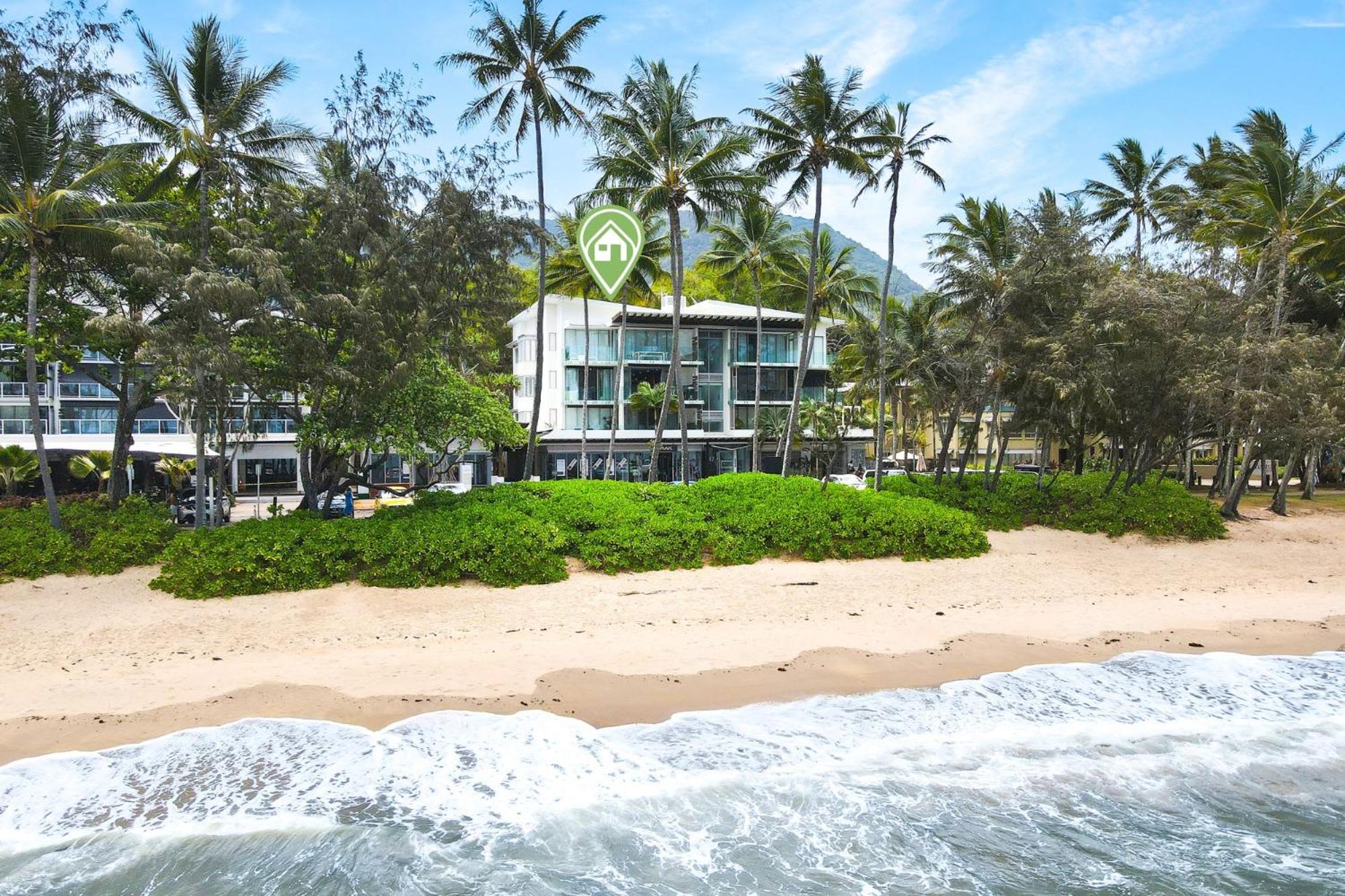 Amaroo - Luxury Apartment overlooking the Coral Sea