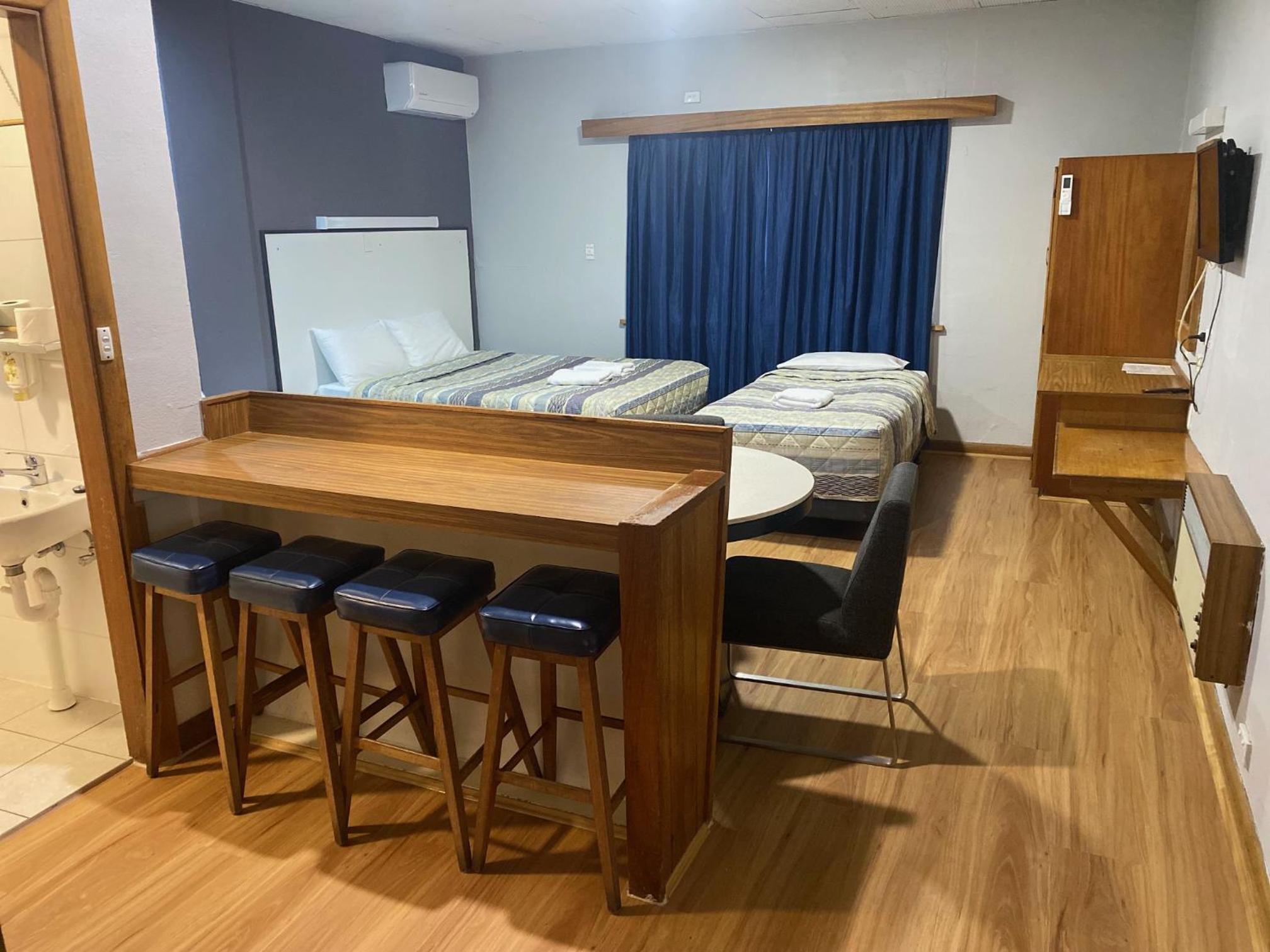 Tollgate Motel